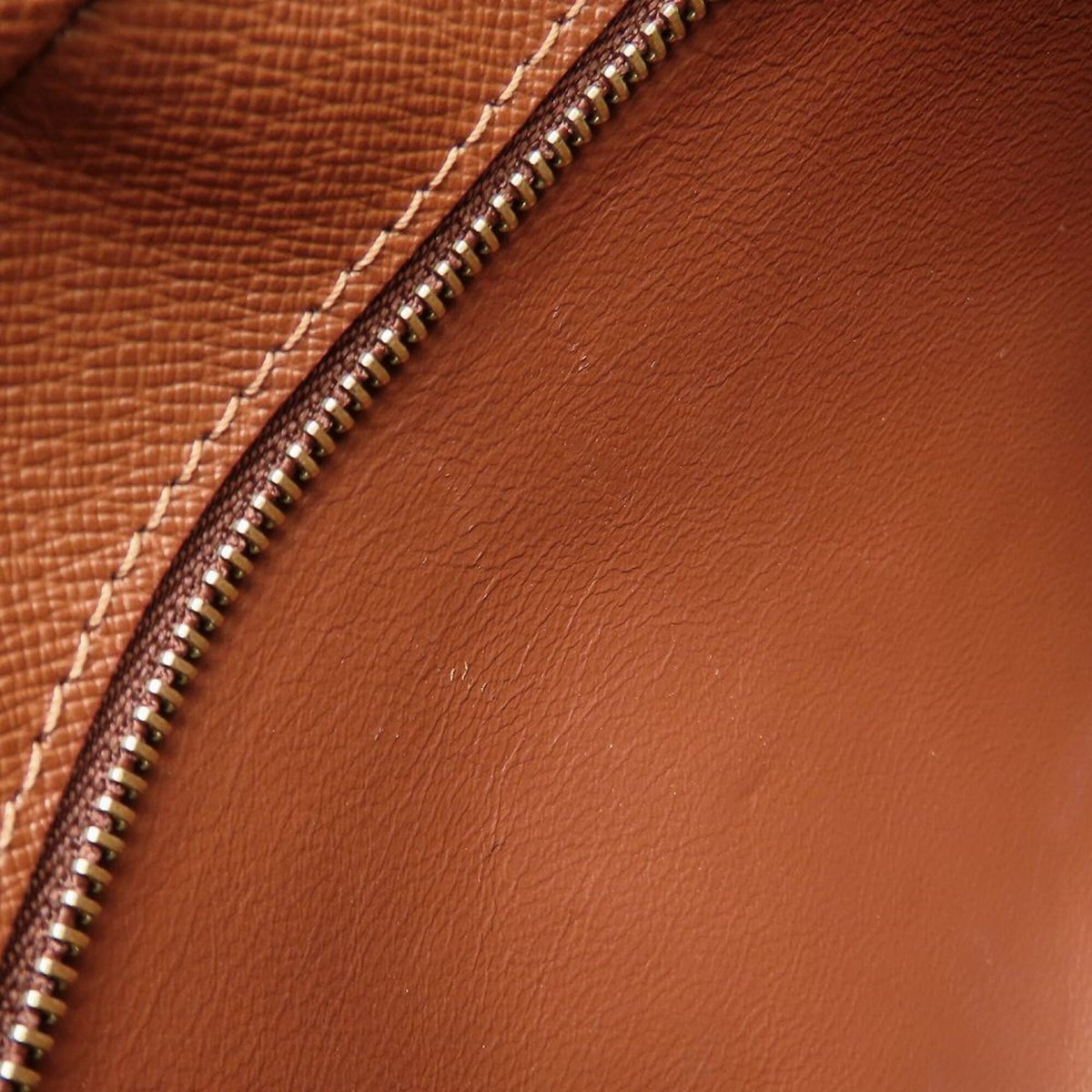 Louis Vuitton Brown Monogram Monogram Shoulder Bag (Pre-Owned)