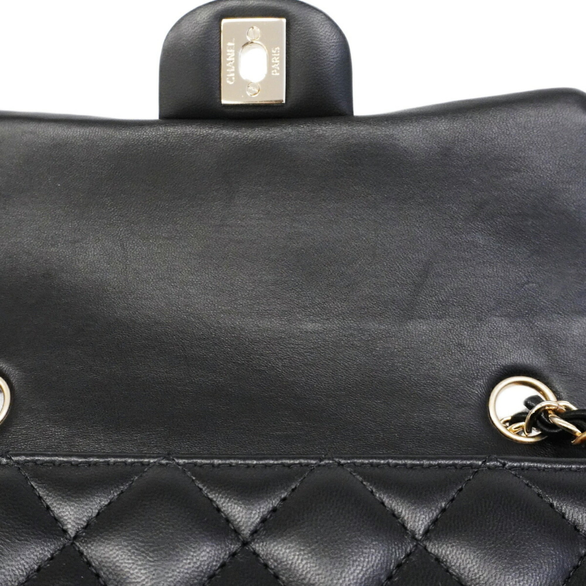Chanel Black Leather Shoulder Bag (Pre-Owned)