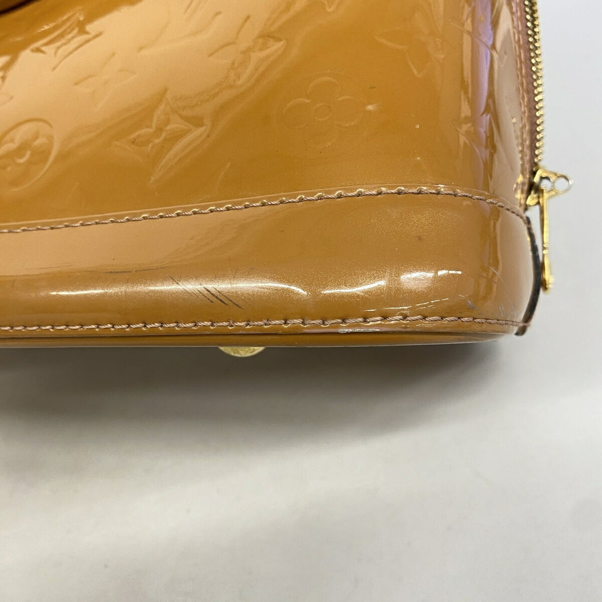 Louis Vuitton Rose Velours Handbag (Pre-Owned)