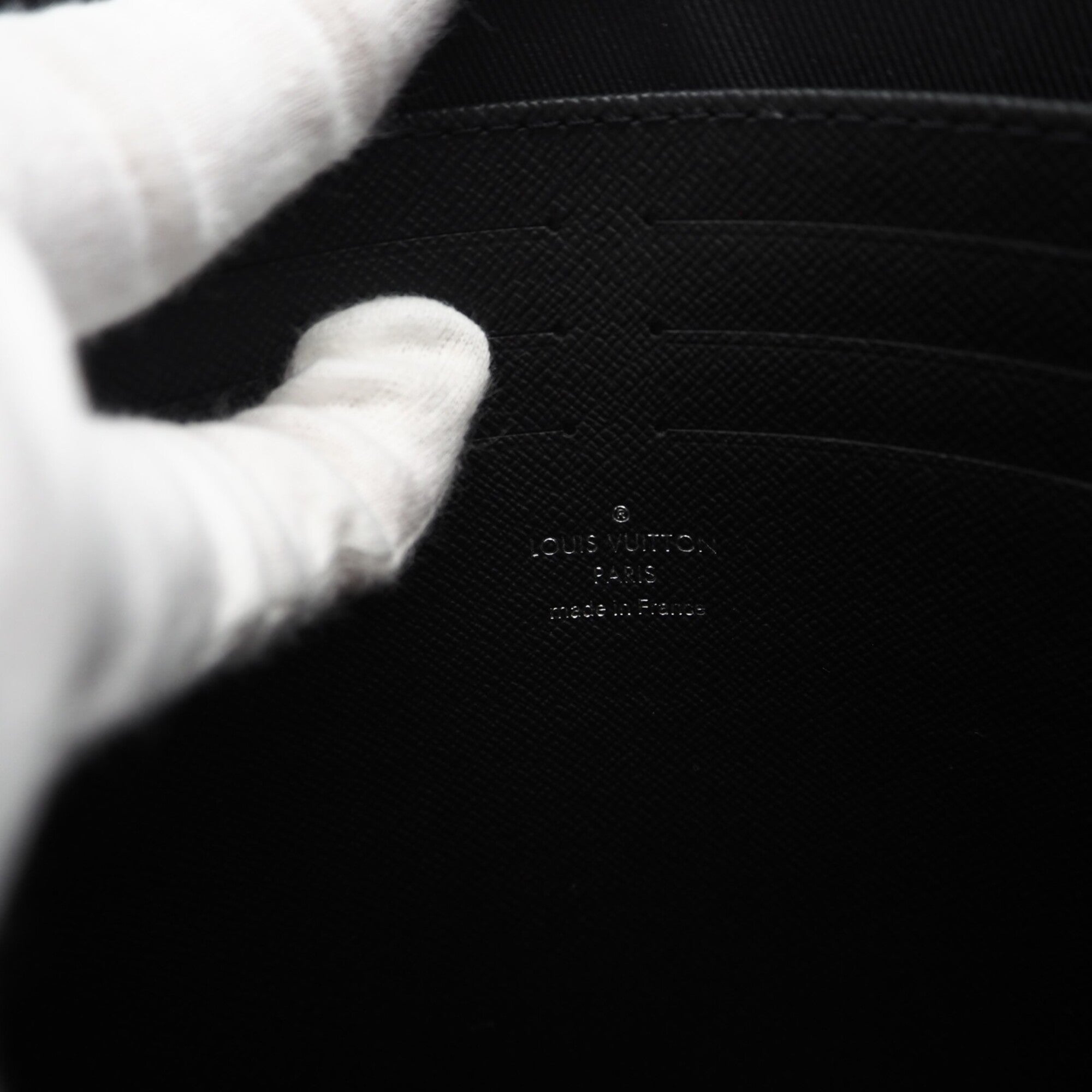 Louis Vuitton Black Leather Clutch Bag (Pre-Owned)
