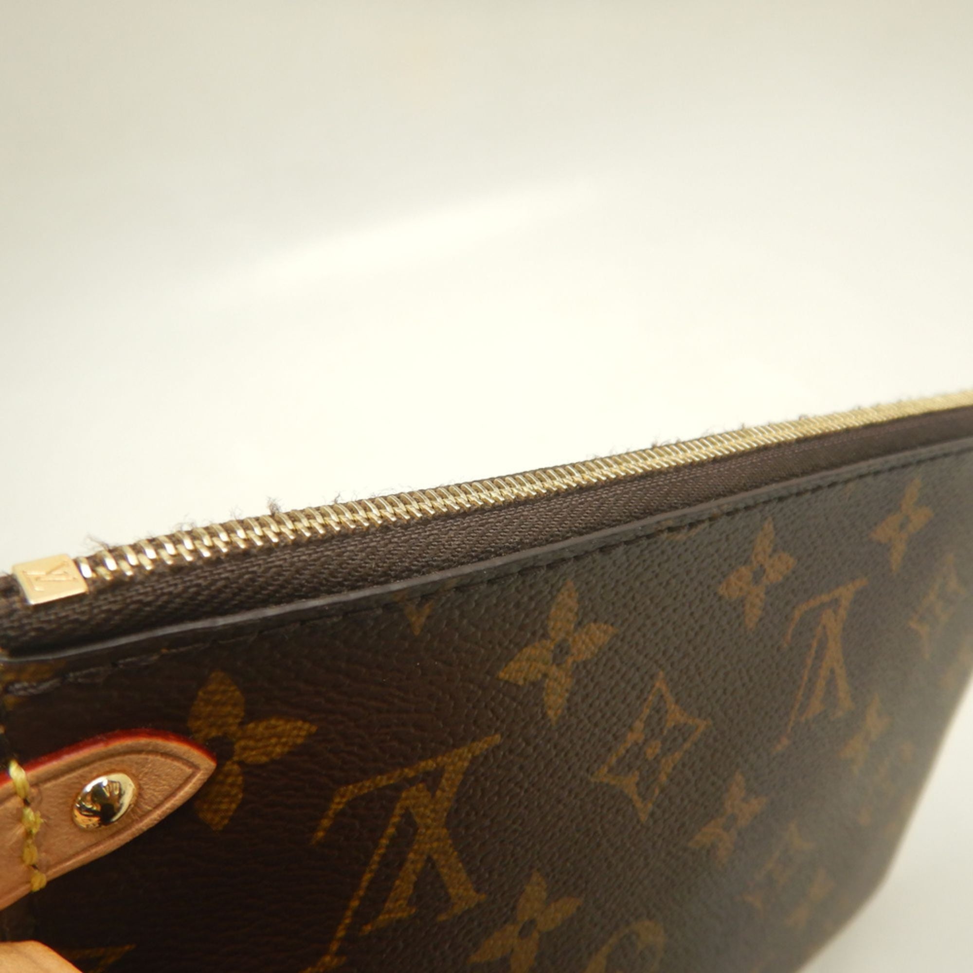 Louis Vuitton Brown Monogram Pouch Shoulder Bag (Pre-Owned)