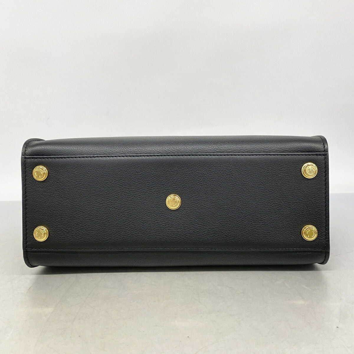 Louis Vuitton Noir Handbag (Pre-Owned)