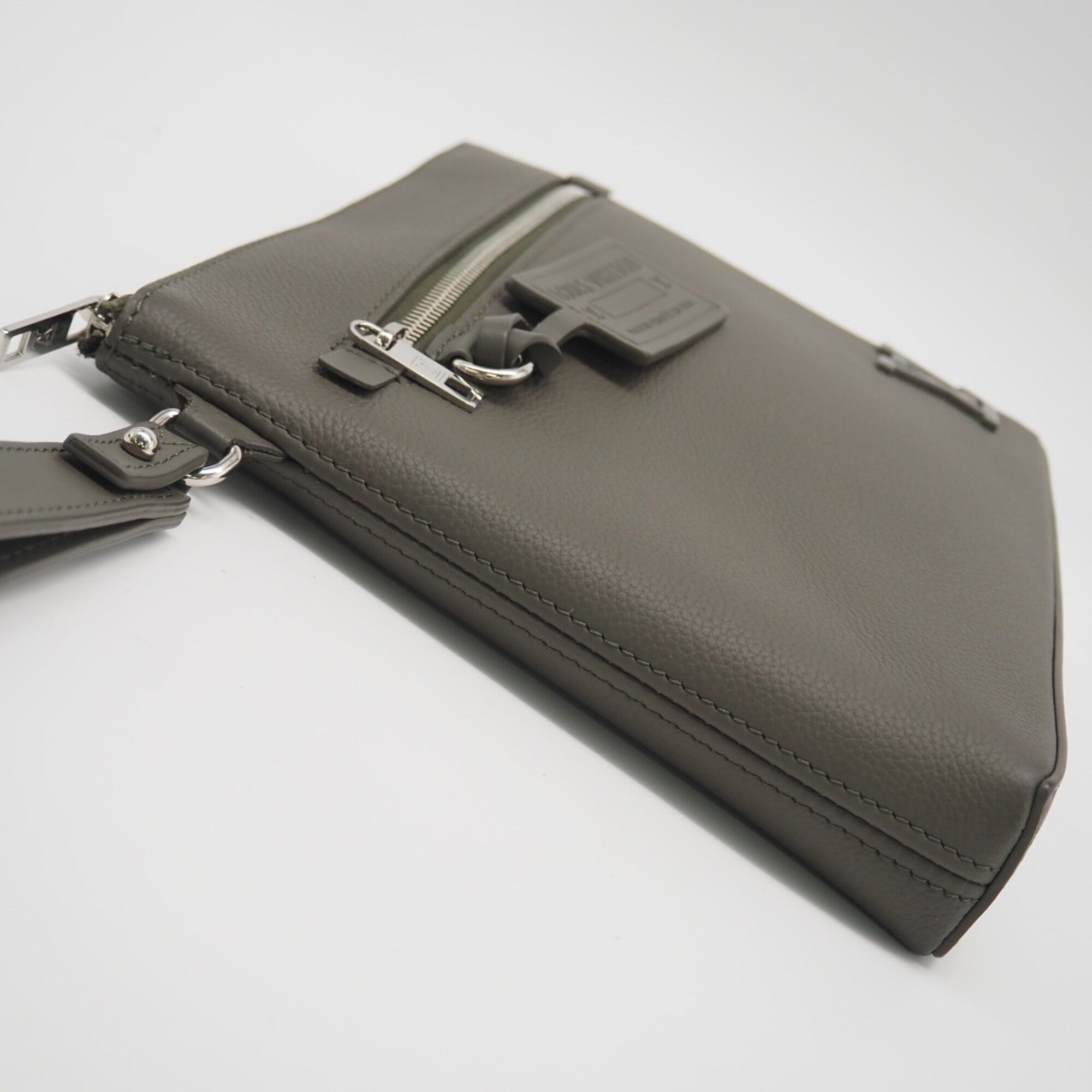 Louis Vuitton Khaki Leather Clutch Bag Pouch (Pre-Owned)