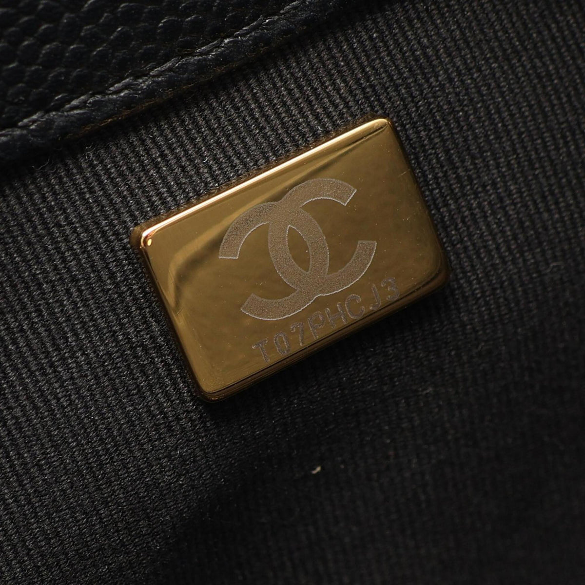Chanel Black Grained Calfskin Handbag Shoulder Bag (Pre-Owned)