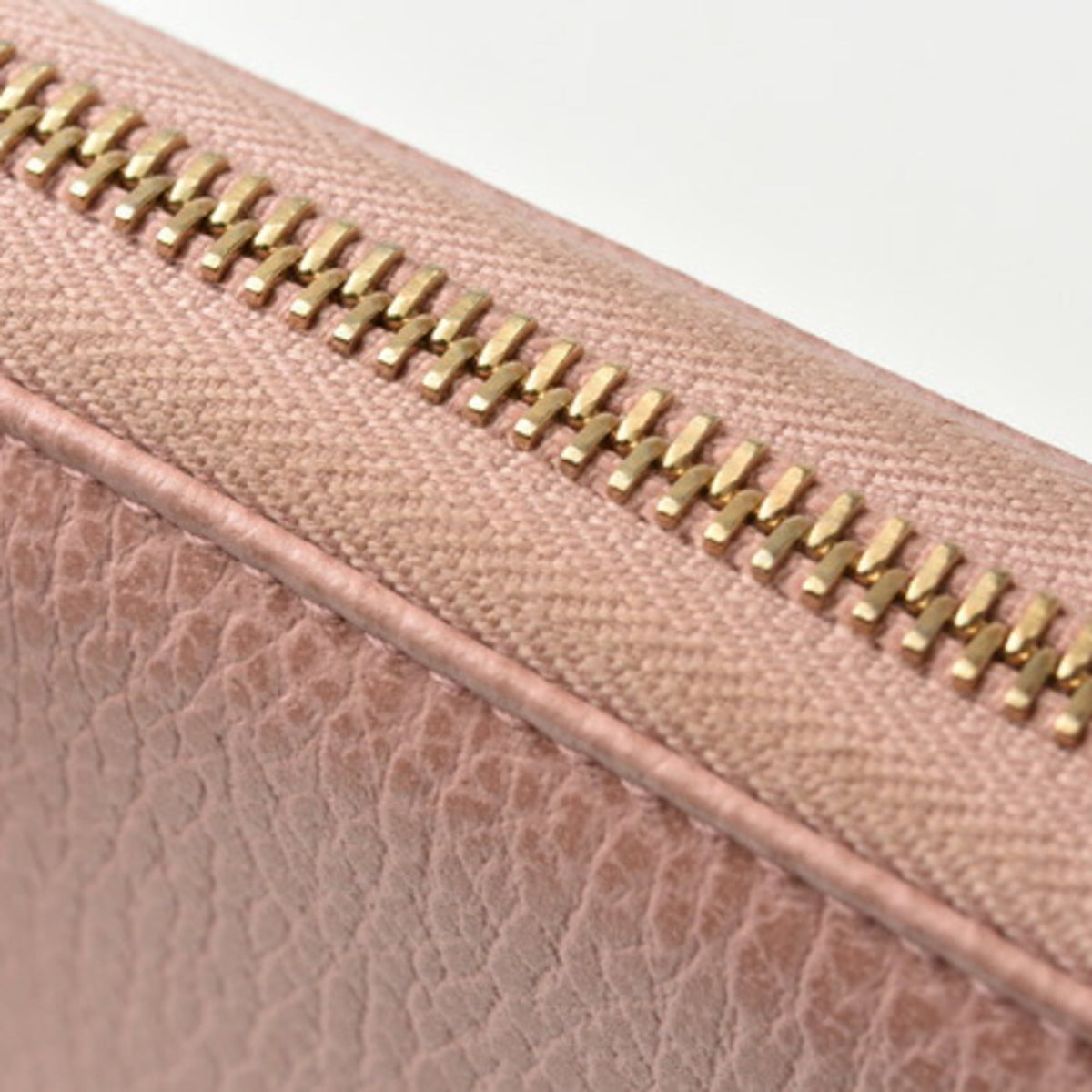 Gucci Light Pink Leather Wallet (Bi-Fold) (Pre-Owned)