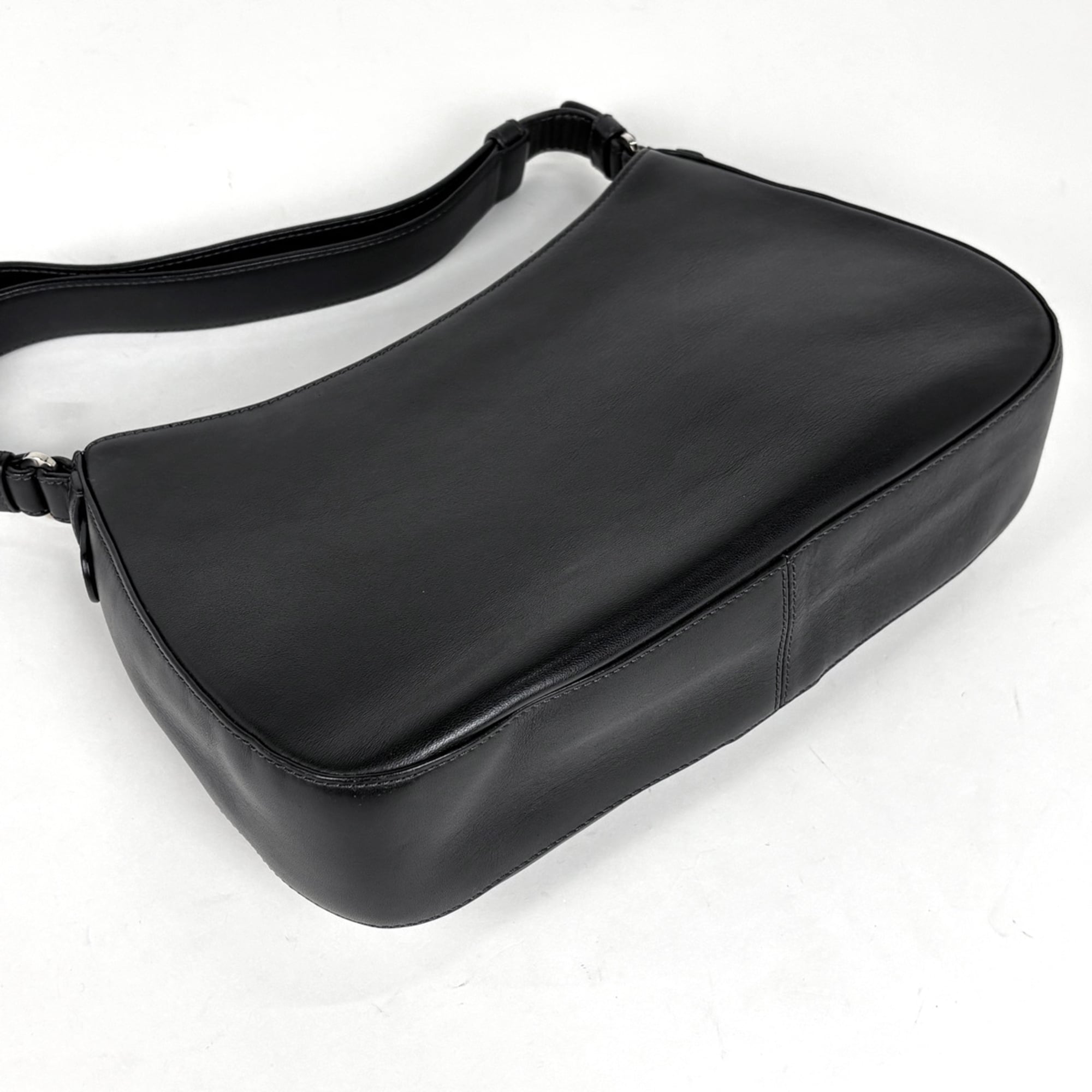 Loewe Black Leather Handbag Shoulder Bag (Pre-Owned)