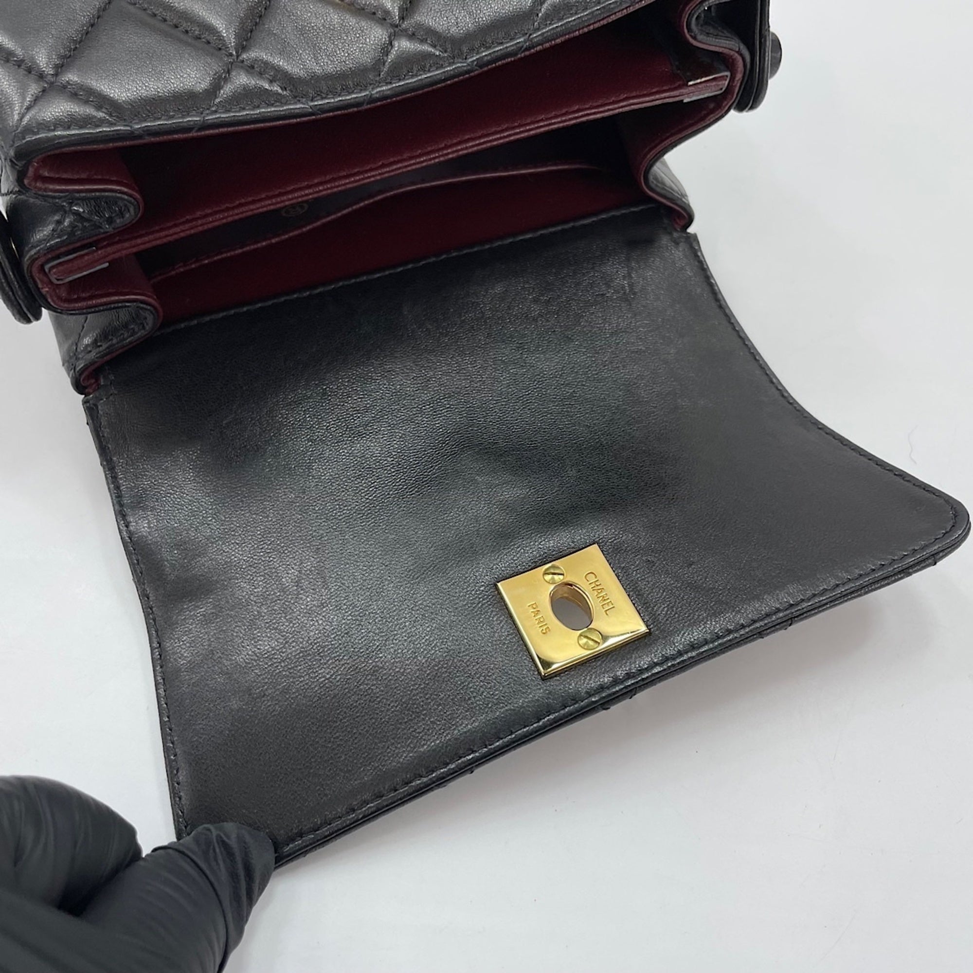 Chanel Black Handbag (Pre-Owned)