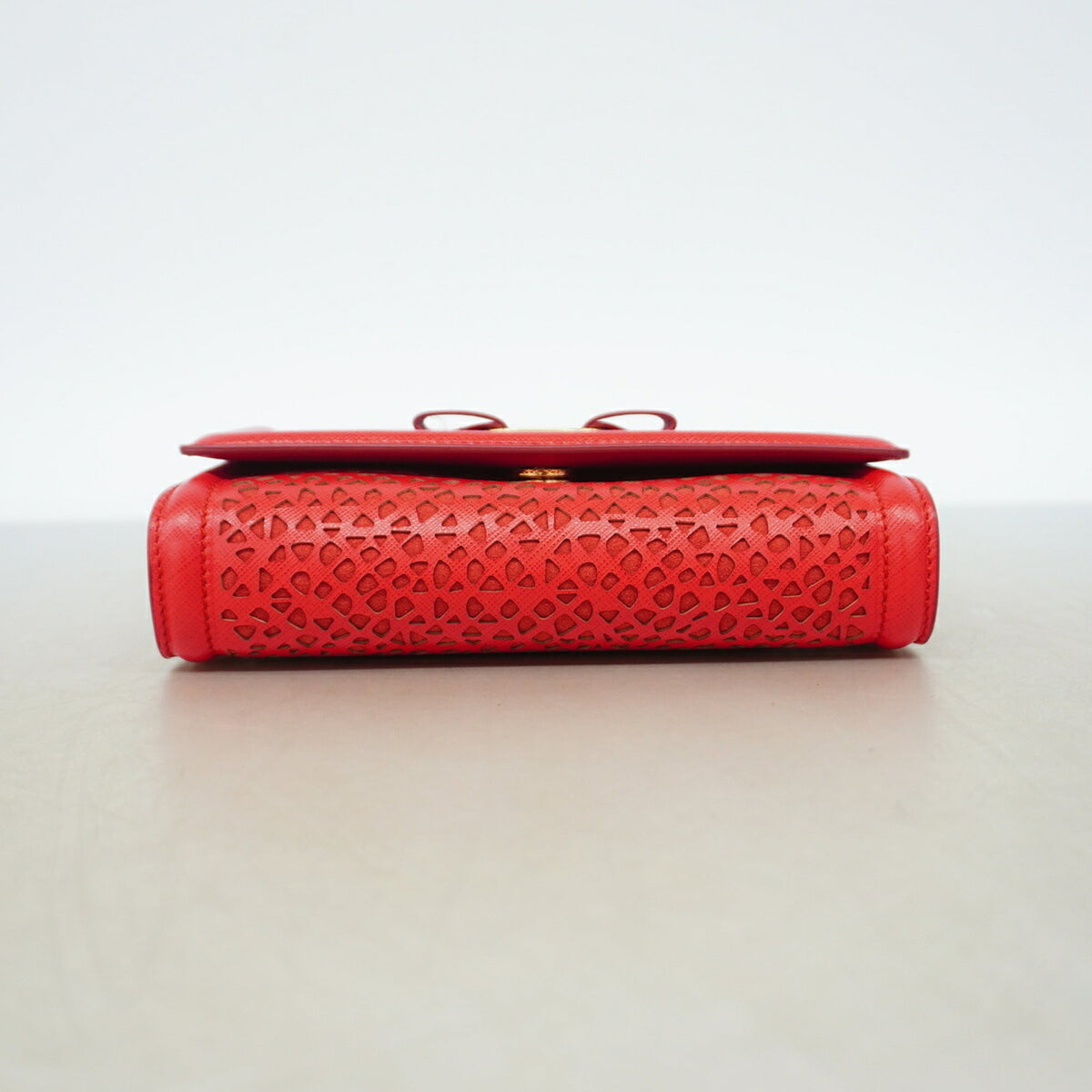 Salvatore Ferragamo Red Color Leather Shoulder Bag (Pre-Owned)
