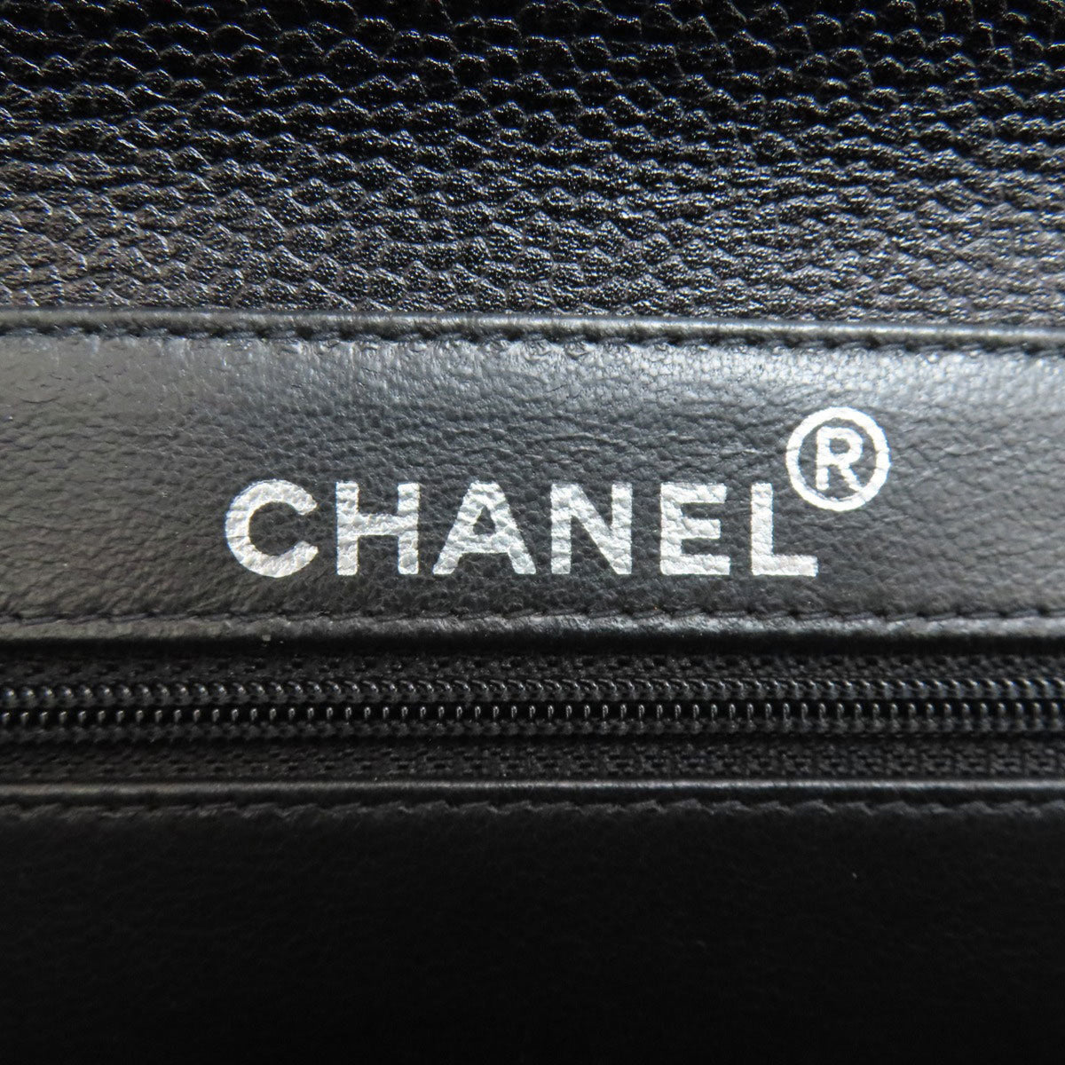 Chanel Black Leather Handbag (Pre-Owned)