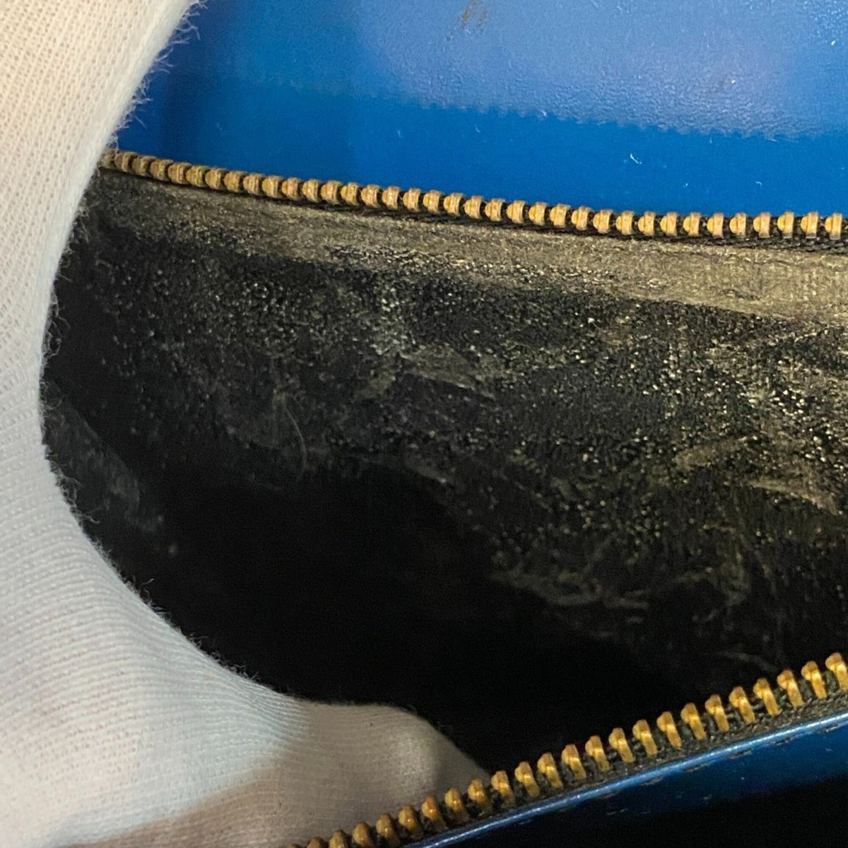 Louis Vuitton Black Blue Leather Shoulder Bag (Pre-Owned)