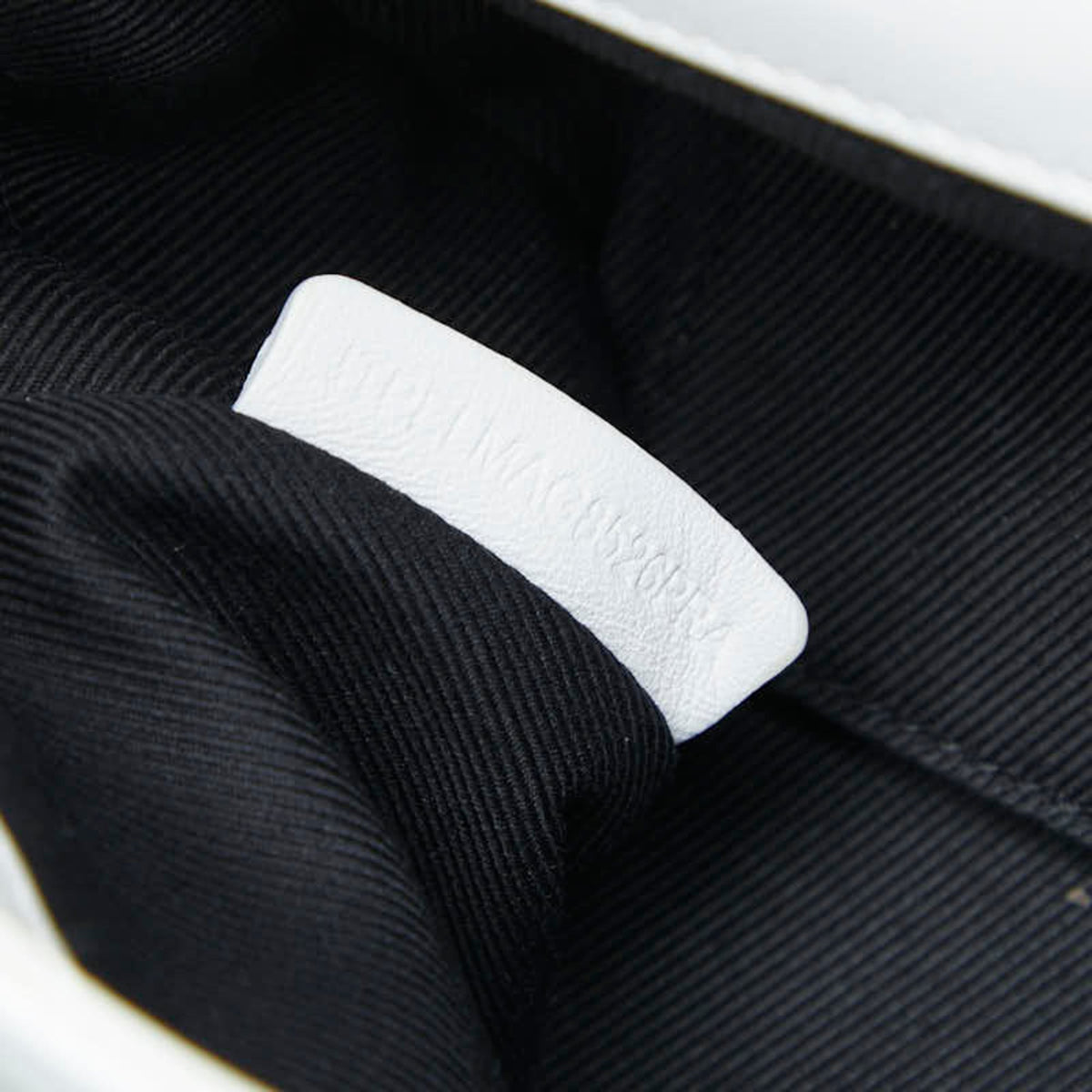 Burberry Black White Leather Shoulder Bag (Pre-Owned)