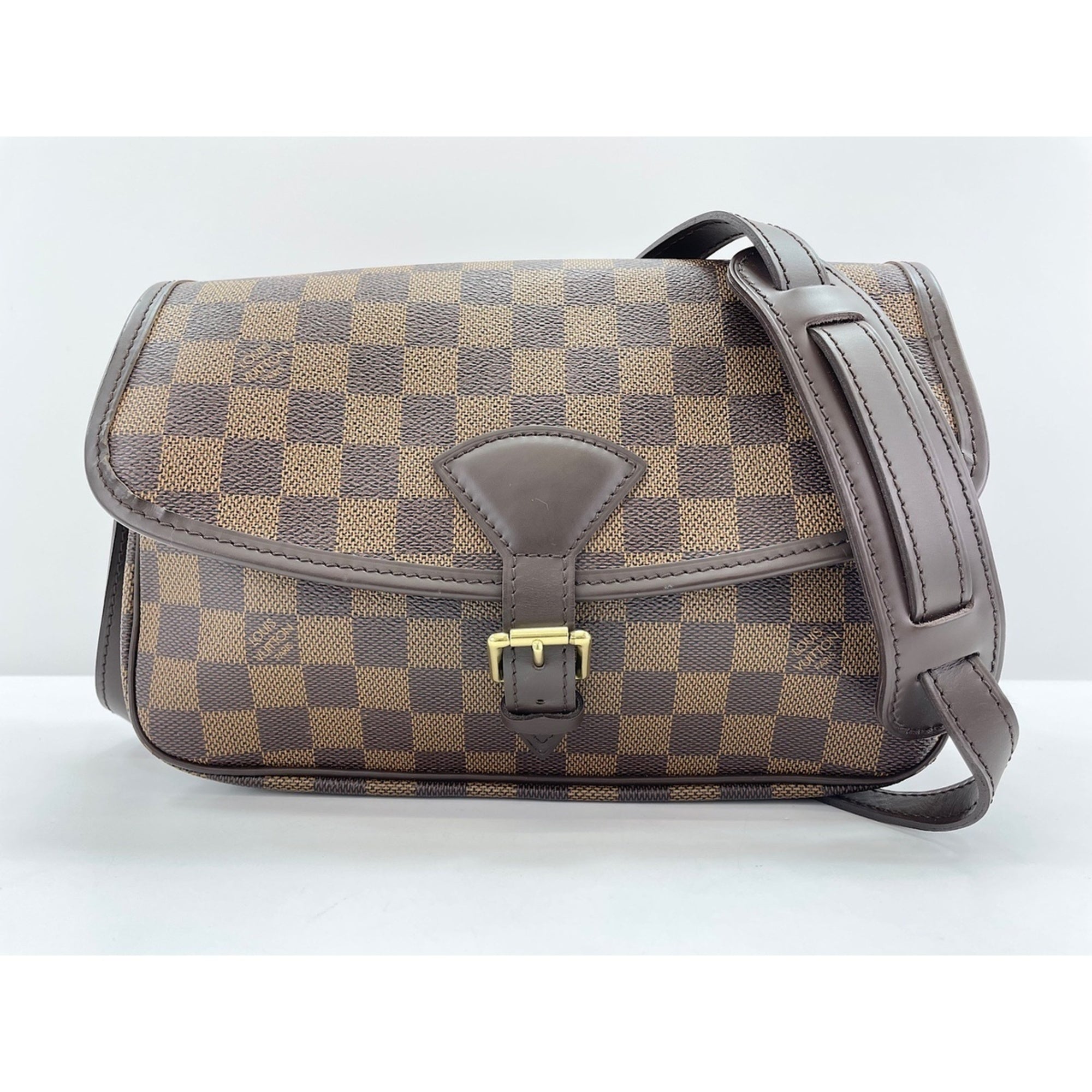Louis Vuitton Brown Shoulder Bag (Pre-Owned)