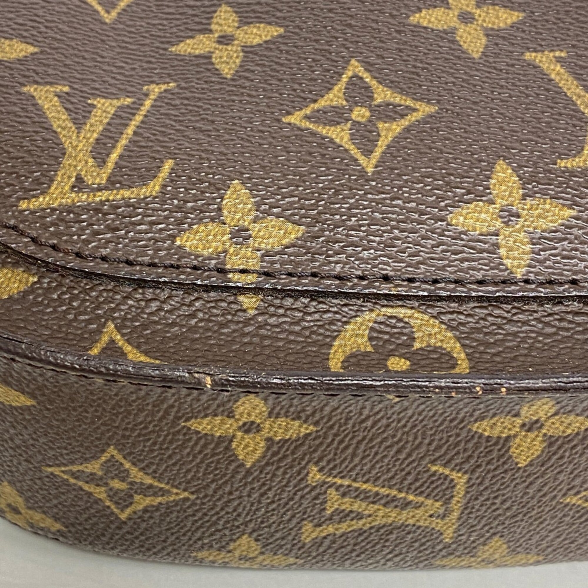 Louis Vuitton Brown Shoulder Bag (Pre-Owned)