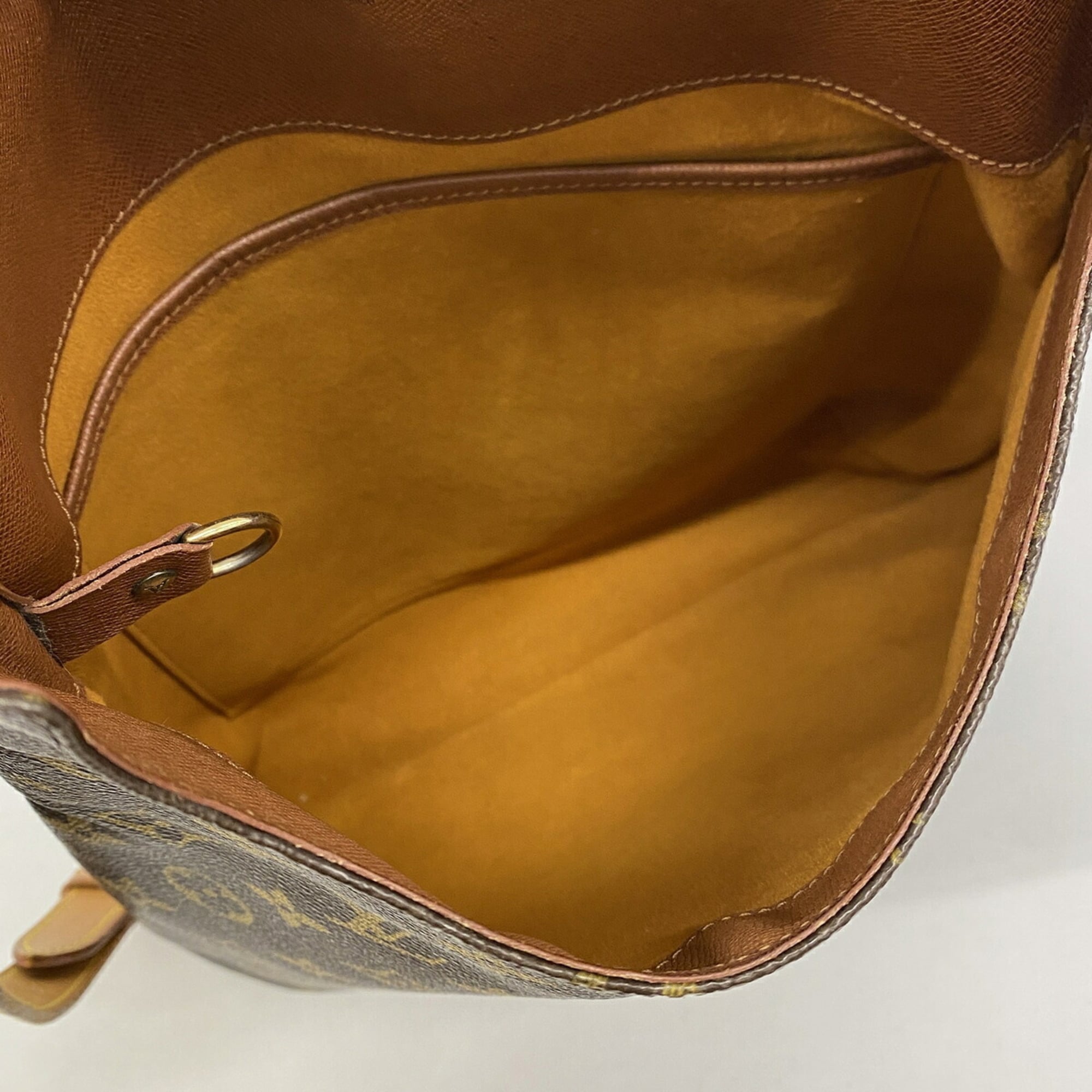Louis Vuitton Brown Shoulder Bag (Pre-Owned)