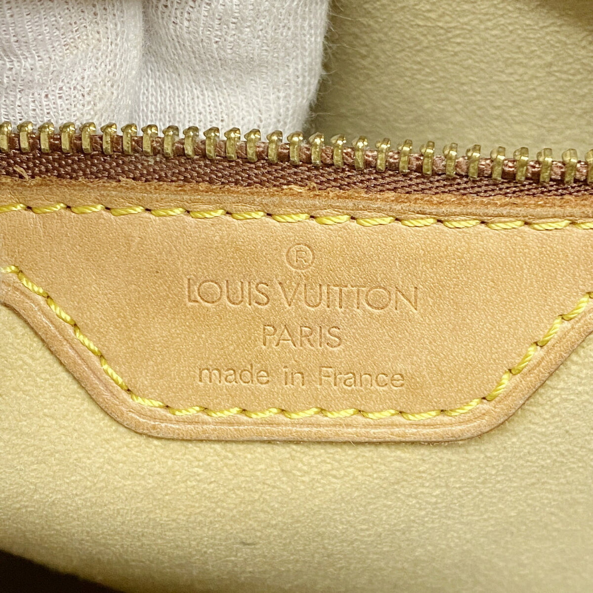 Louis Vuitton Brown Shoulder Bag (Pre-Owned)