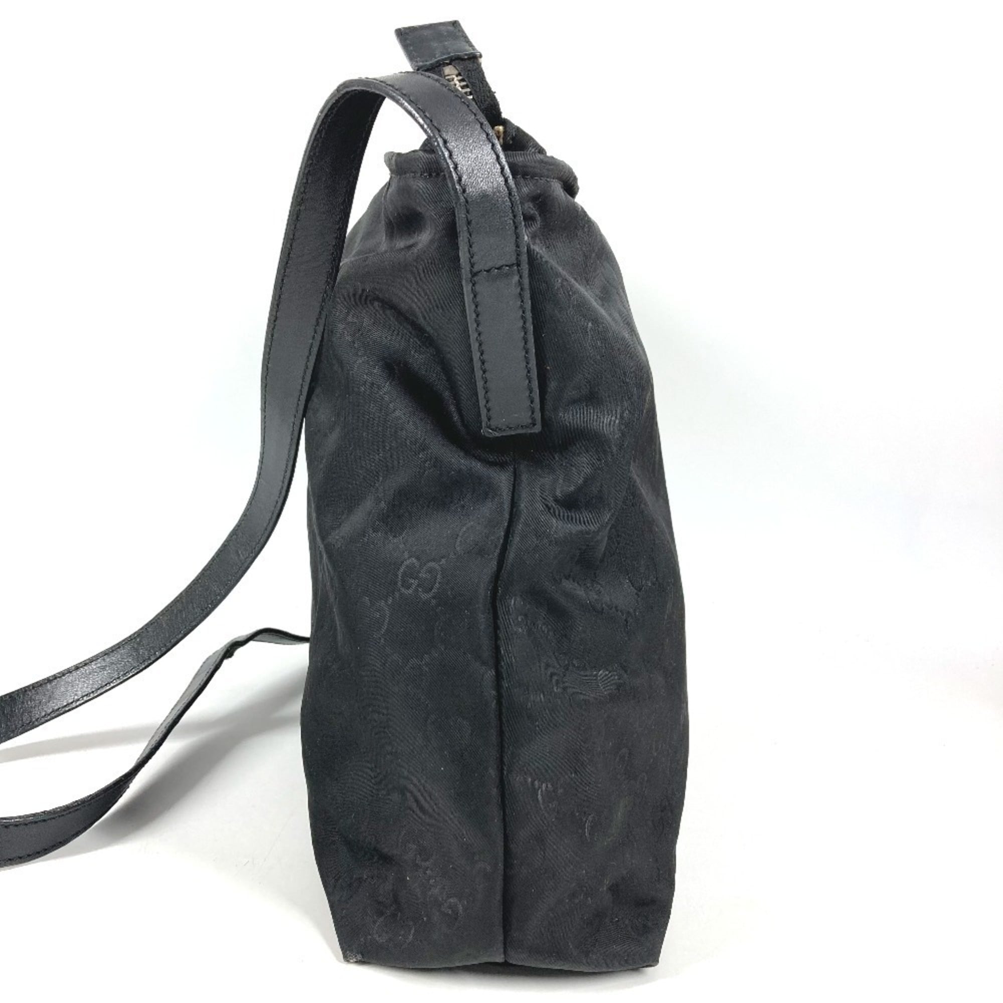 Gucci Black Leather Nylon Shoulder Bag (Pre-Owned)
