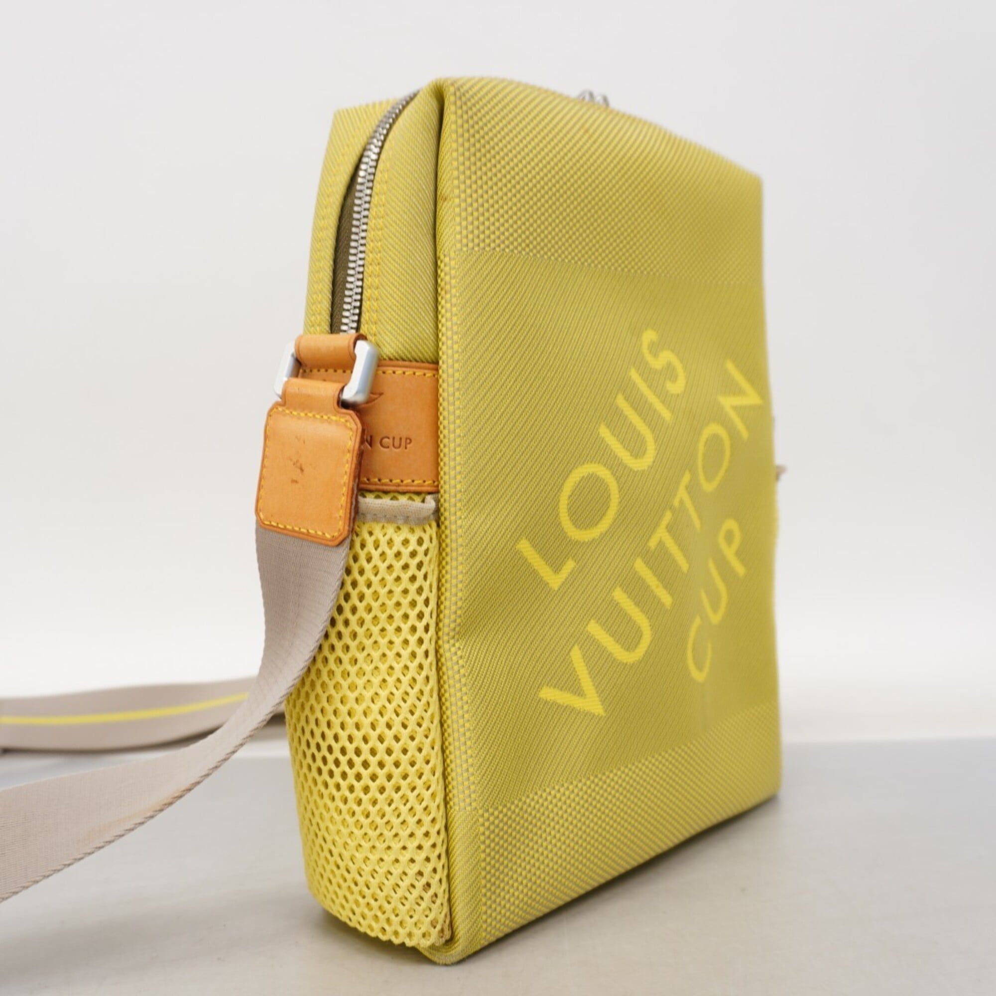 Louis Vuitton Yellow Shoulder Bag (Pre-Owned)