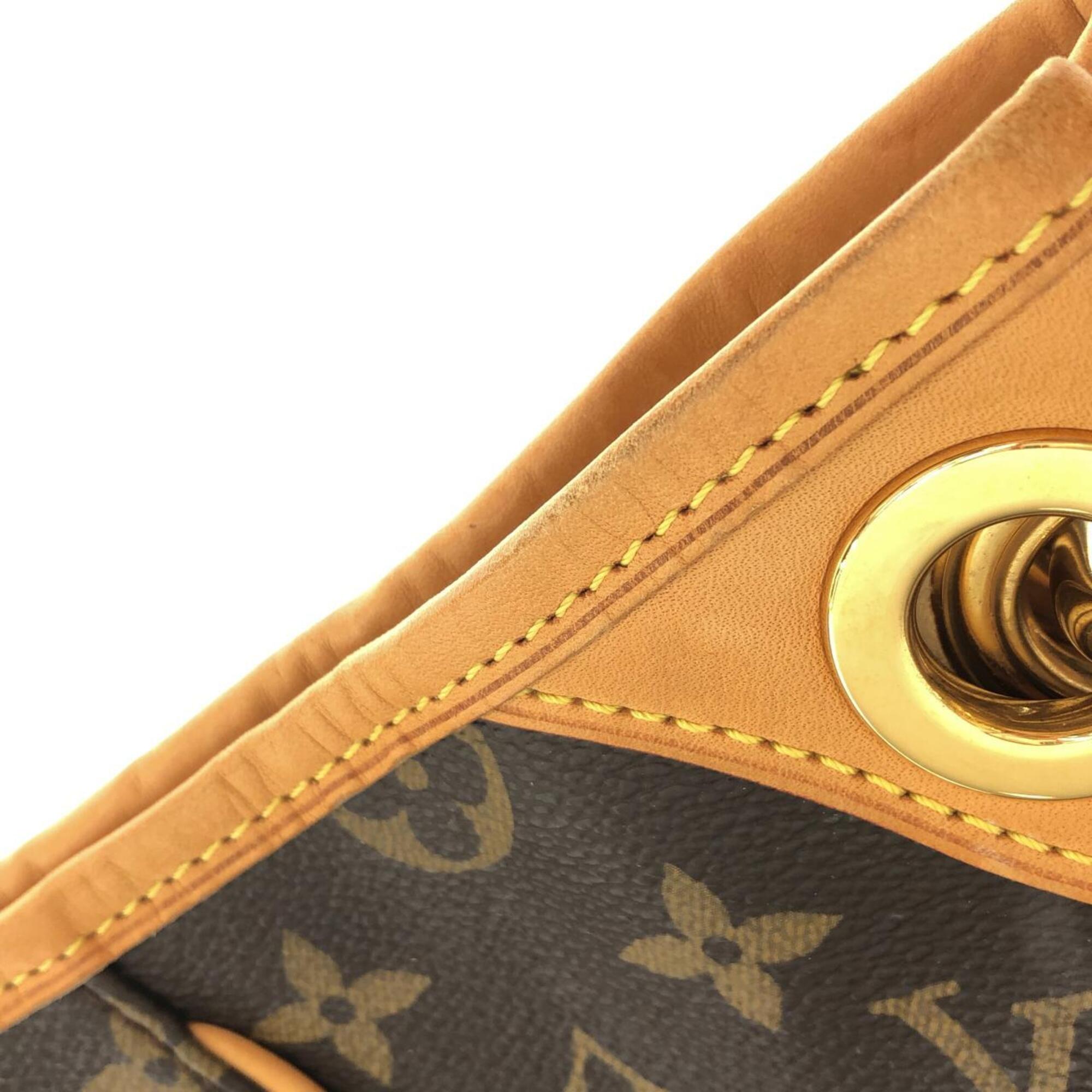 Louis Vuitton Marron Coated Canvas Shoulder Bag (Pre-Owned)