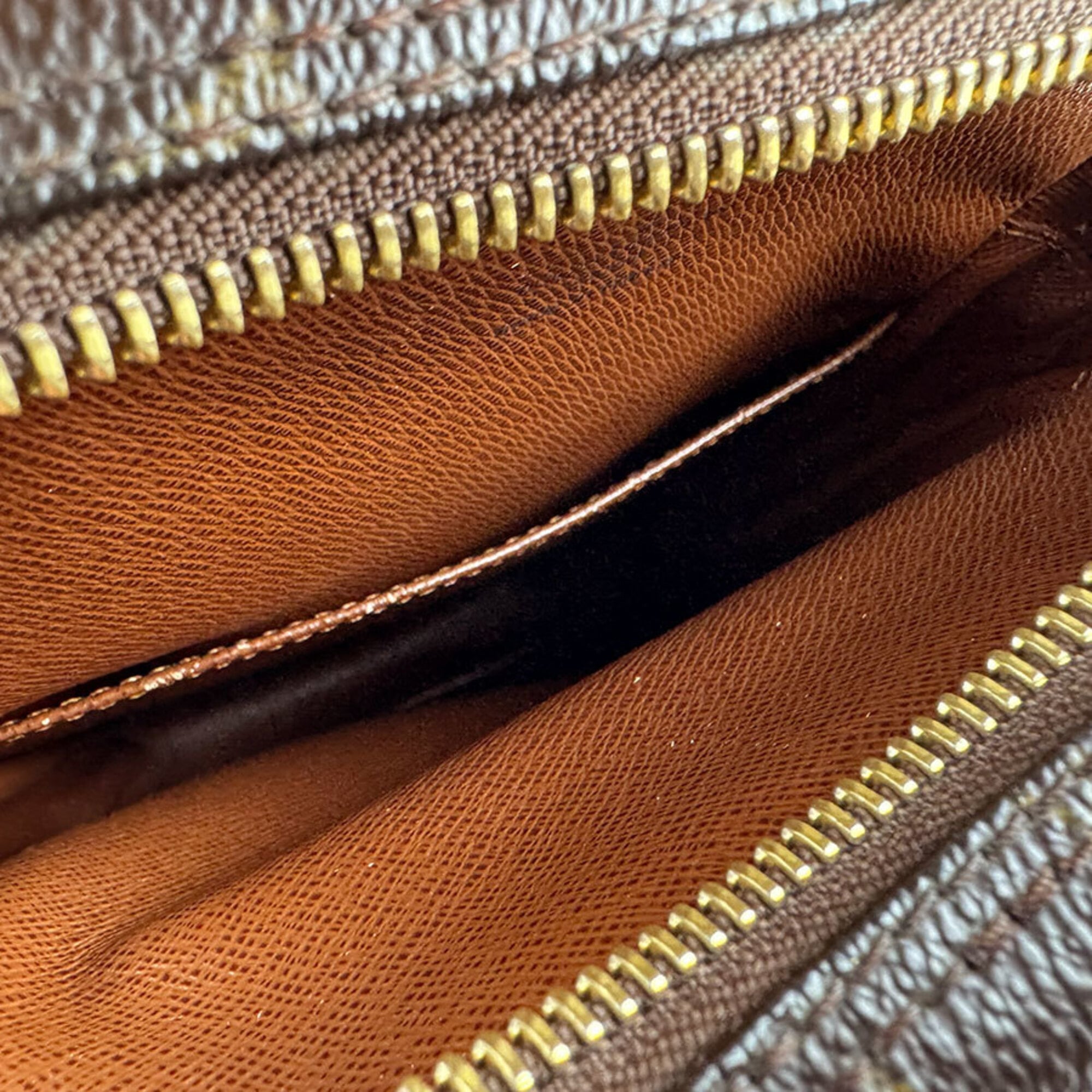 Louis Vuitton Brown Monogram Shoulder Bag (Pre-Owned)