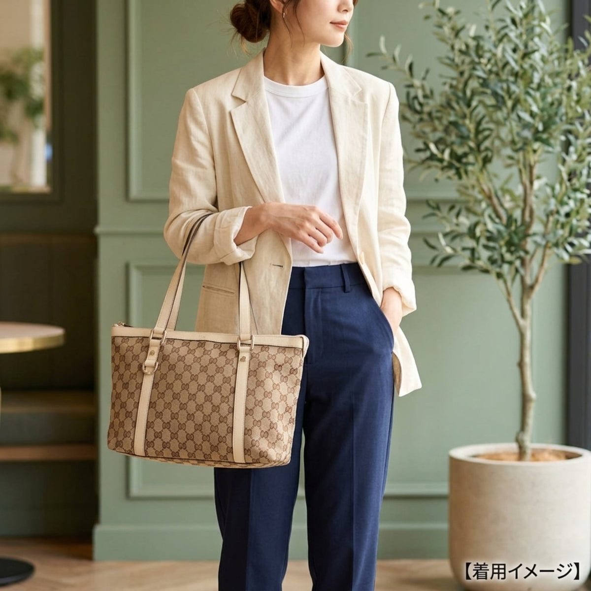 Gucci Abbey Beige Gg Canvas Handbag Tote Bag (Pre-Owned)