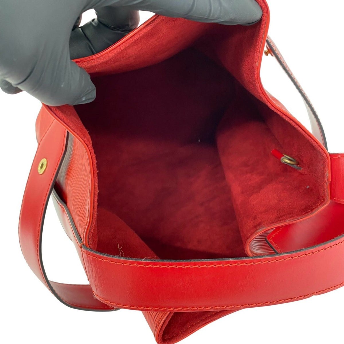 Louis Vuitton Red Color Leather Shoulder Bag (Pre-Owned)