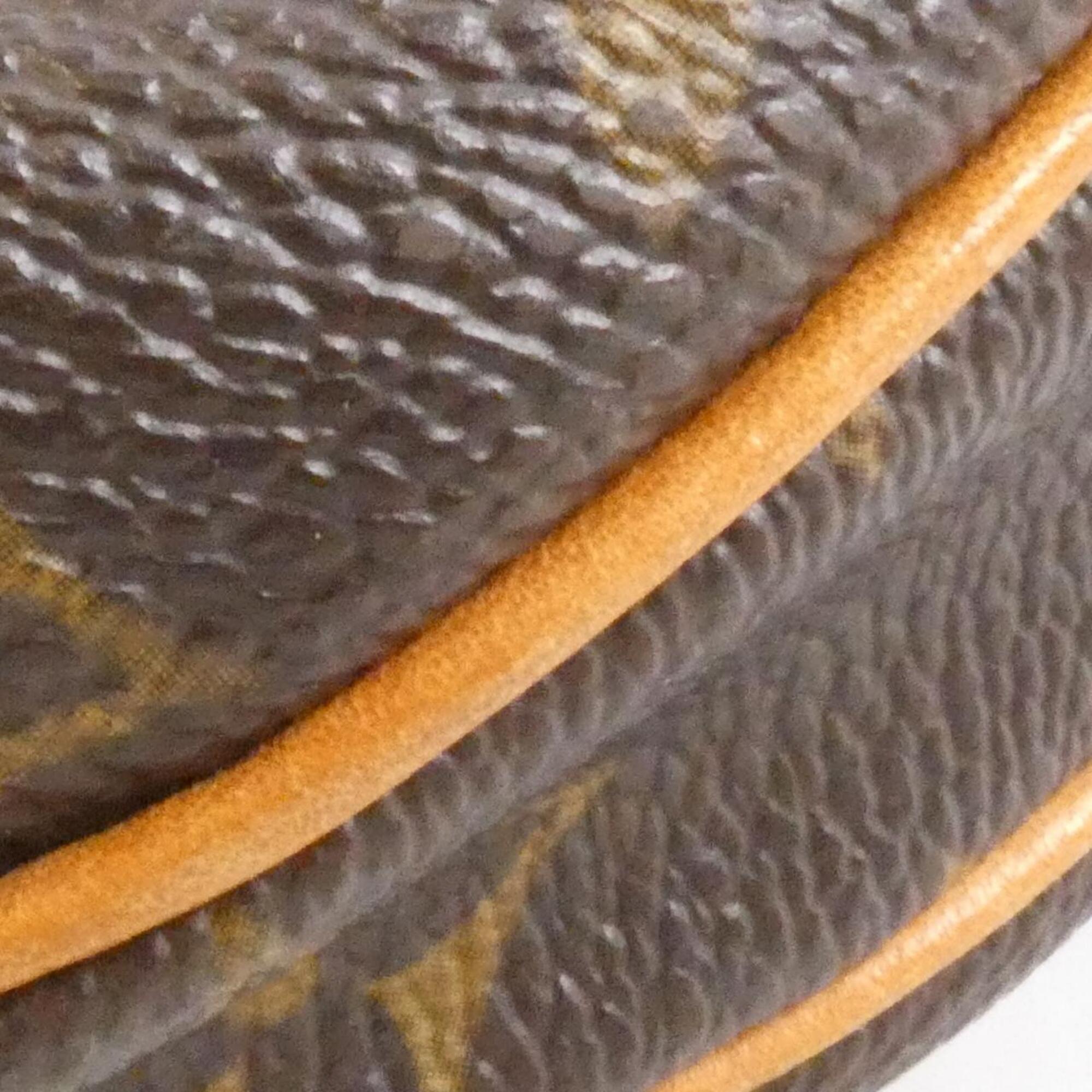 Louis Vuitton Marron Coated Canvas Shoulder Bag (Pre-Owned)