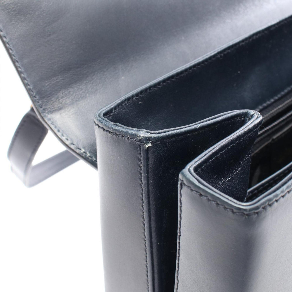 Salvatore Ferragamo Black Leather Handbag (Pre-Owned)