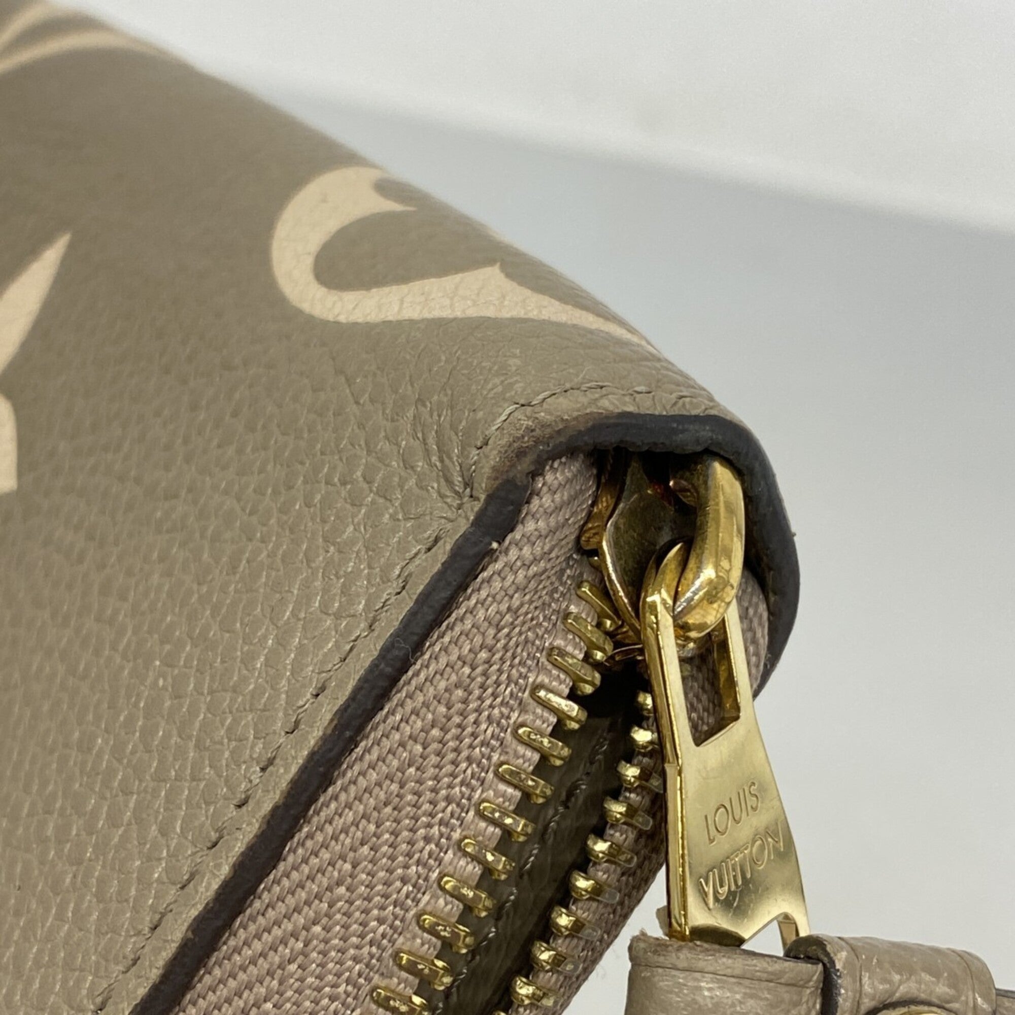Louis Vuitton Beige Long Wallet (Bi-Fold) (Pre-Owned)