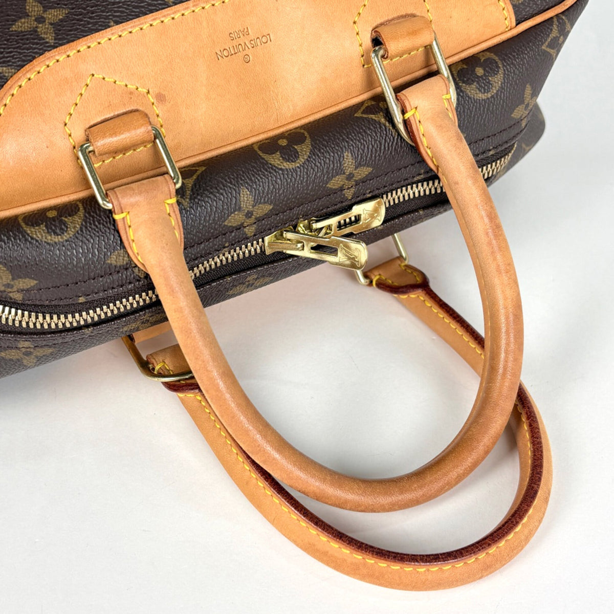 Louis Vuitton Brown Monogram Handbag (Pre-Owned)
