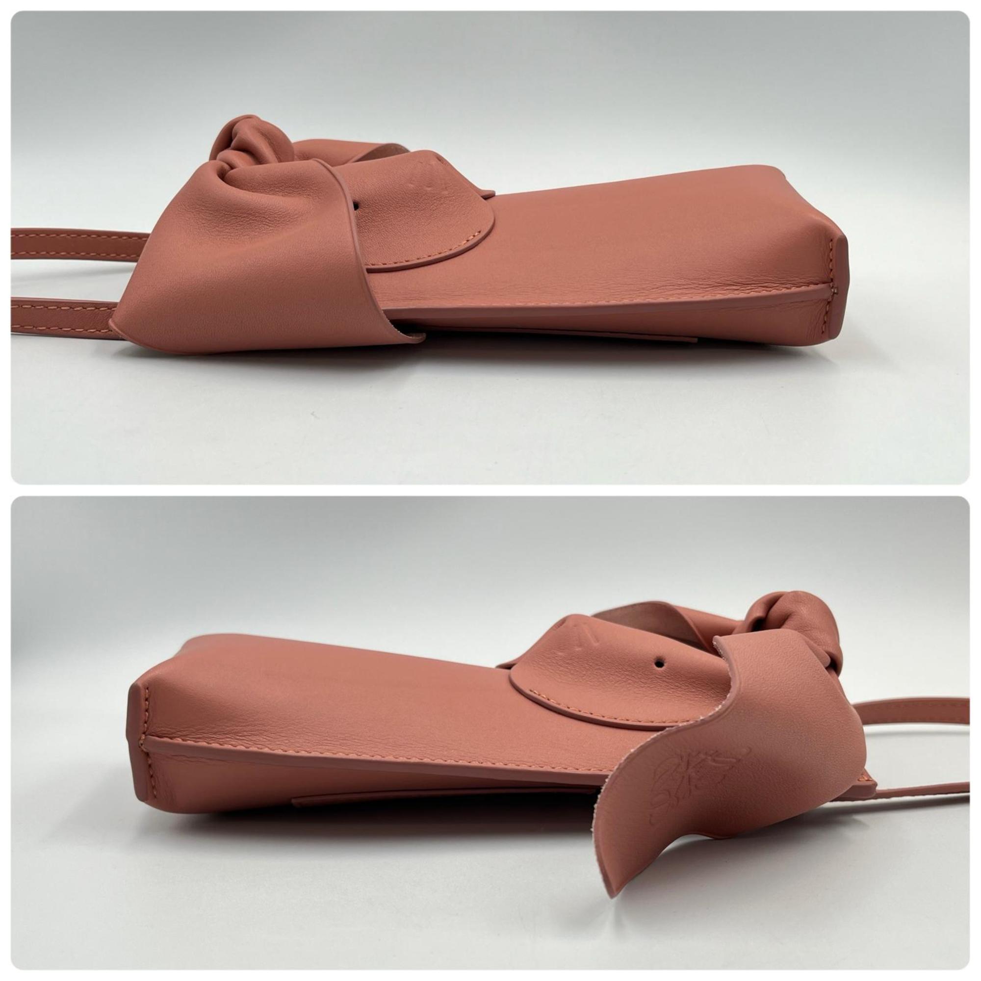 Loewe Pink Leather Shoulder Bag (Pre-Owned)