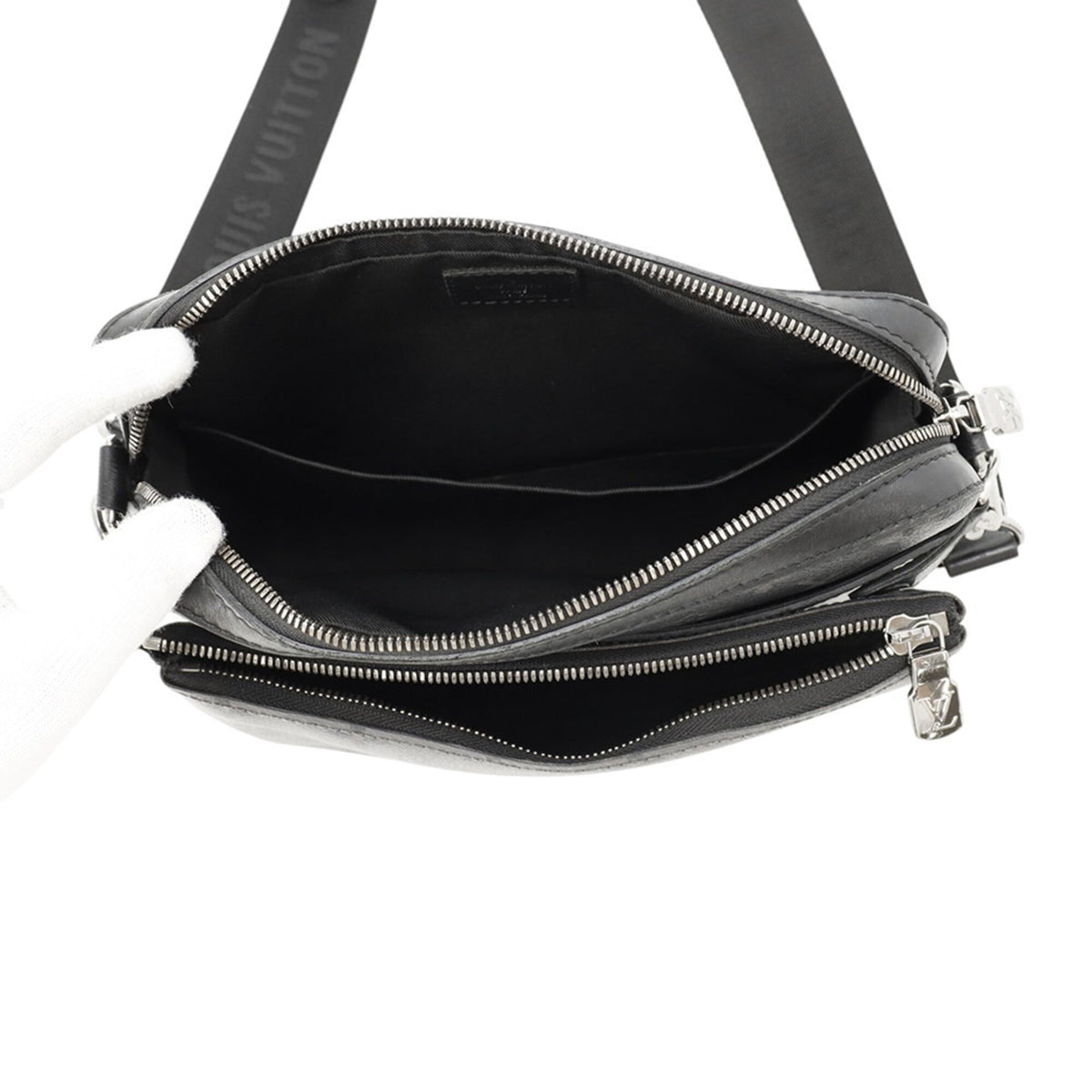 Louis Vuitton Noir Monogram Eclipse Monogram Eclipse Monogram Reverse Shoulder Bag (Pre-Owned)