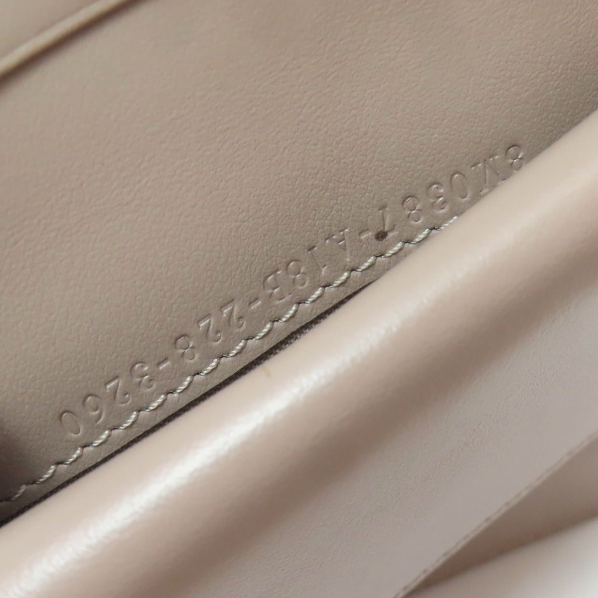 Fendi Beige Leather Wallet (Bi-Fold) (Pre-Owned)