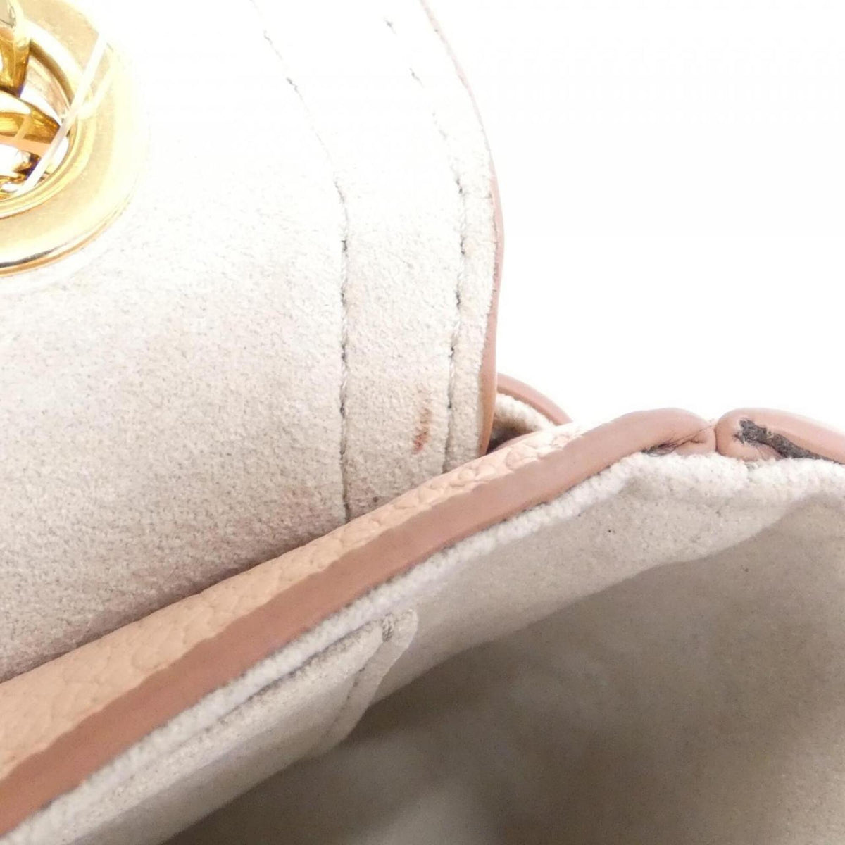 Louis Vuitton Rose Leather Shoulder Bag (Pre-Owned)