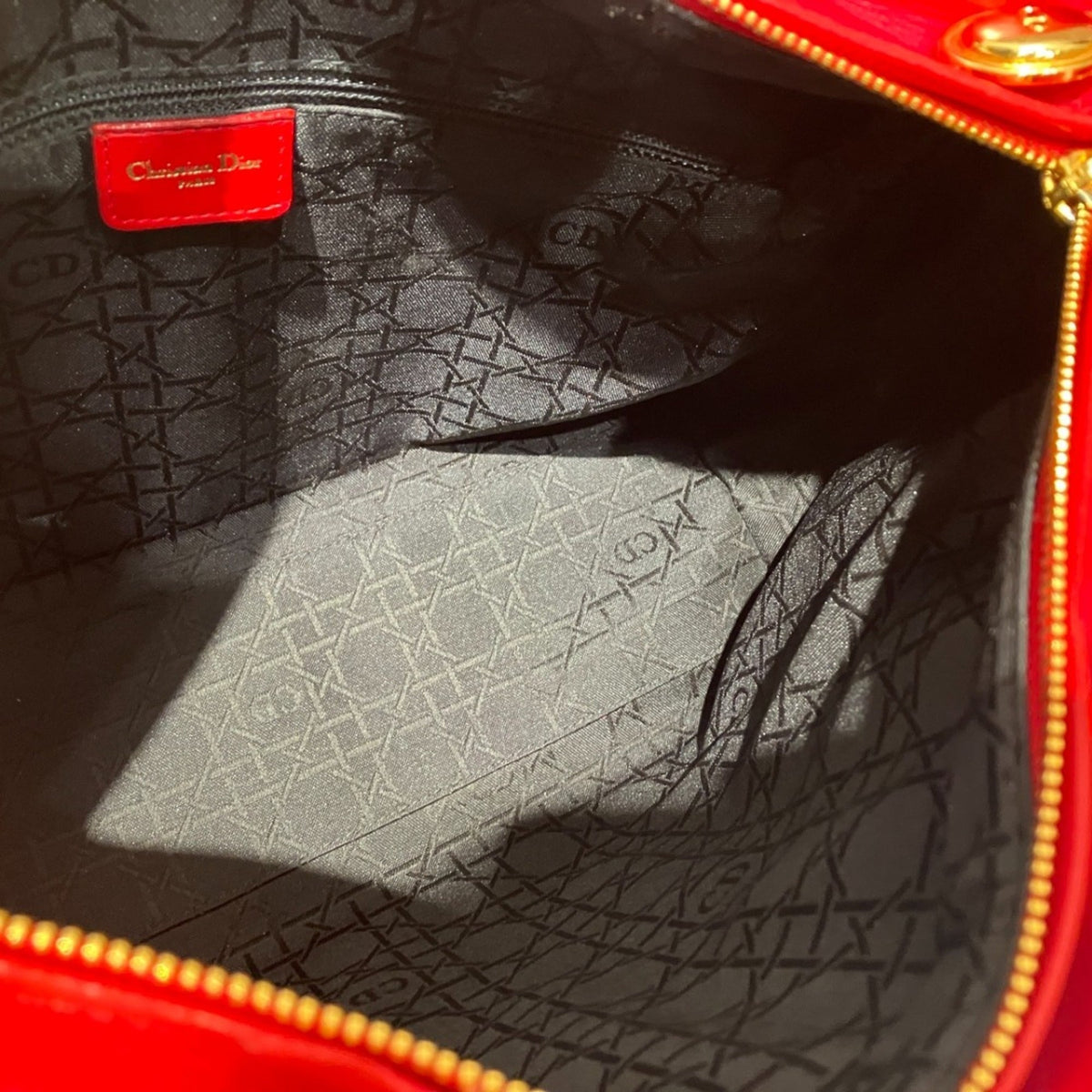 Christian Dior Red Color Leather Handbag (Pre-Owned)