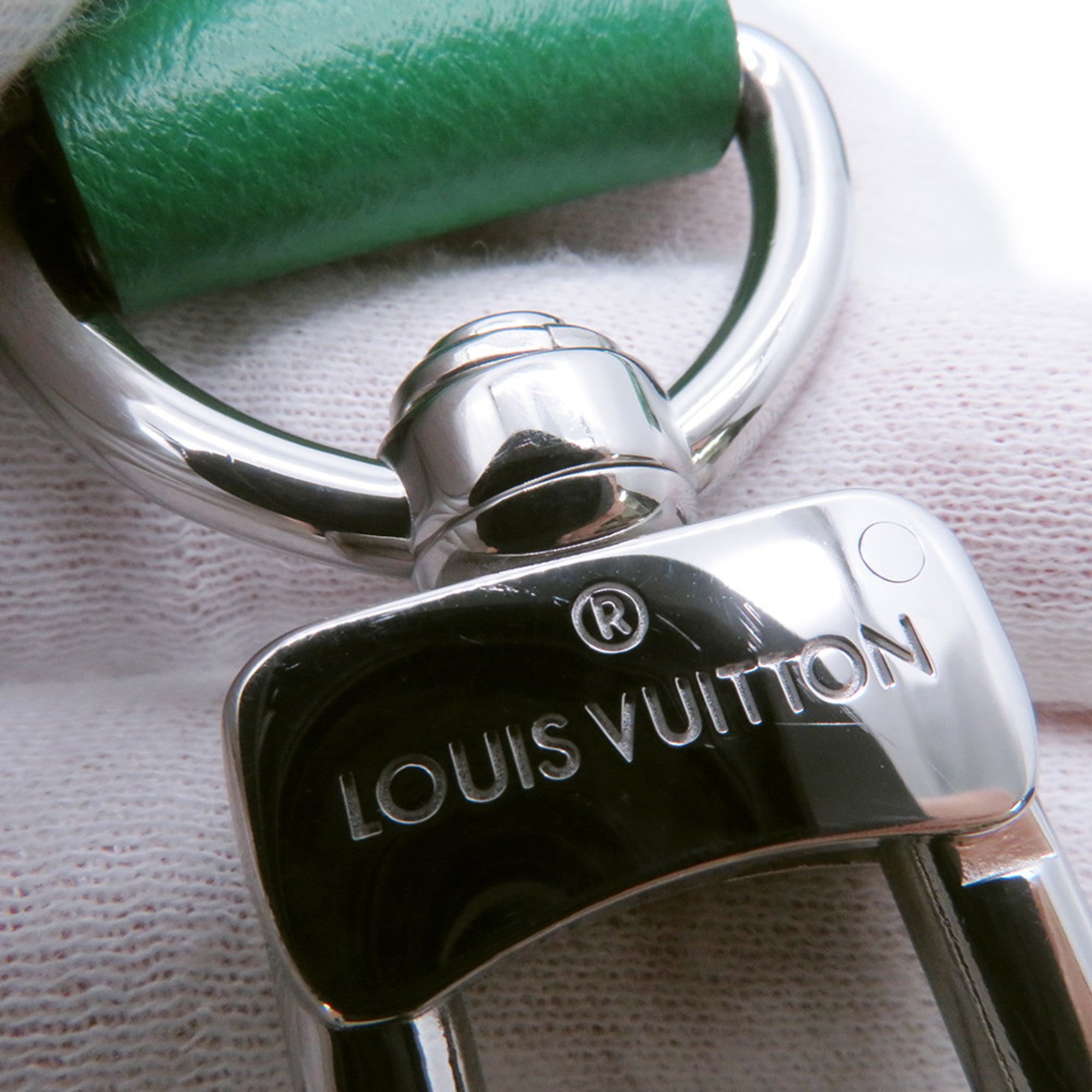 Louis Vuitton Monogram Silver Monogram Taiga Leather Sling Bag (Pre-Owned)