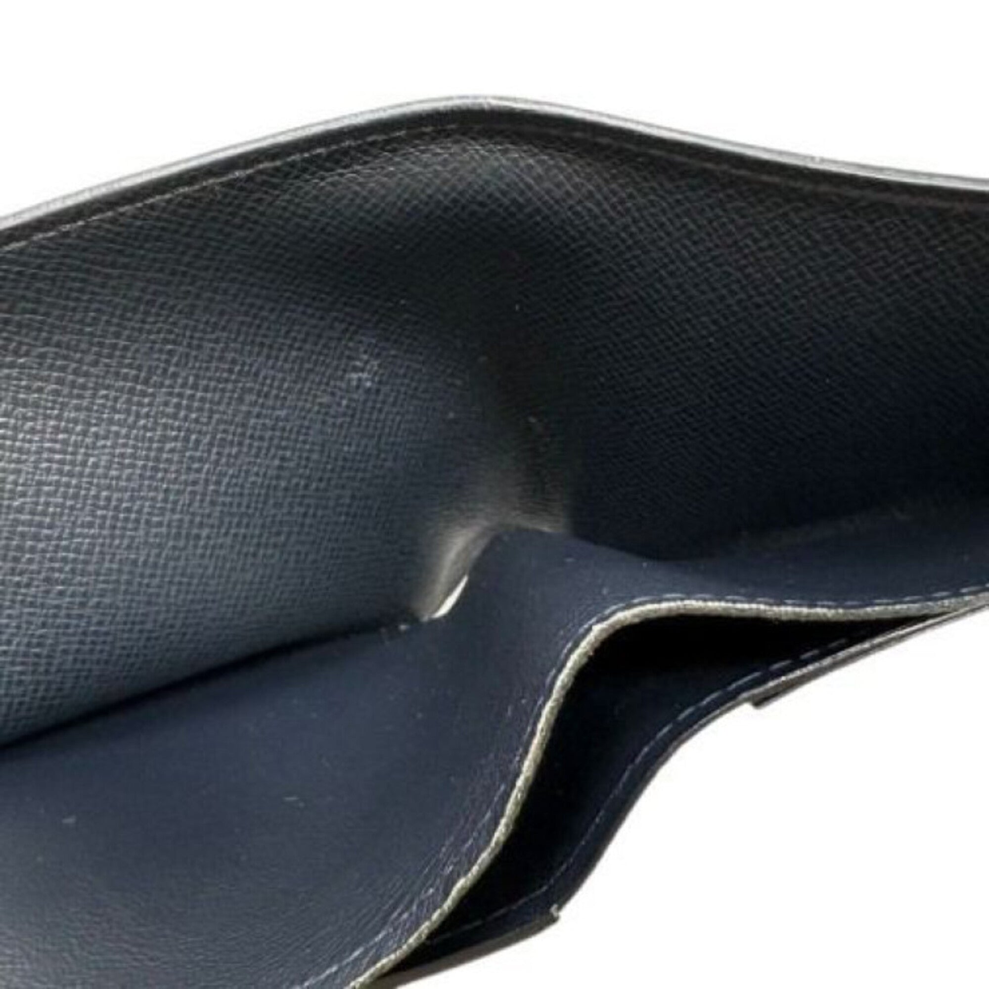Louis Vuitton Noir Taiga Leather Wallet (Bi-Fold) (Pre-Owned)