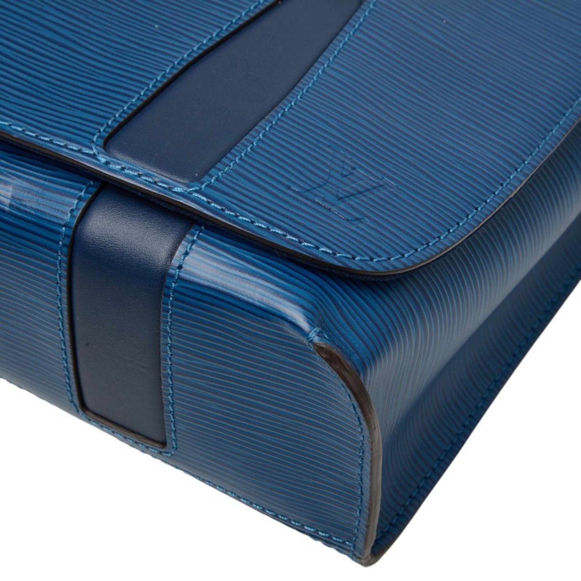 Louis Vuitton Blue Leather Shoulder Bag (Pre-Owned)