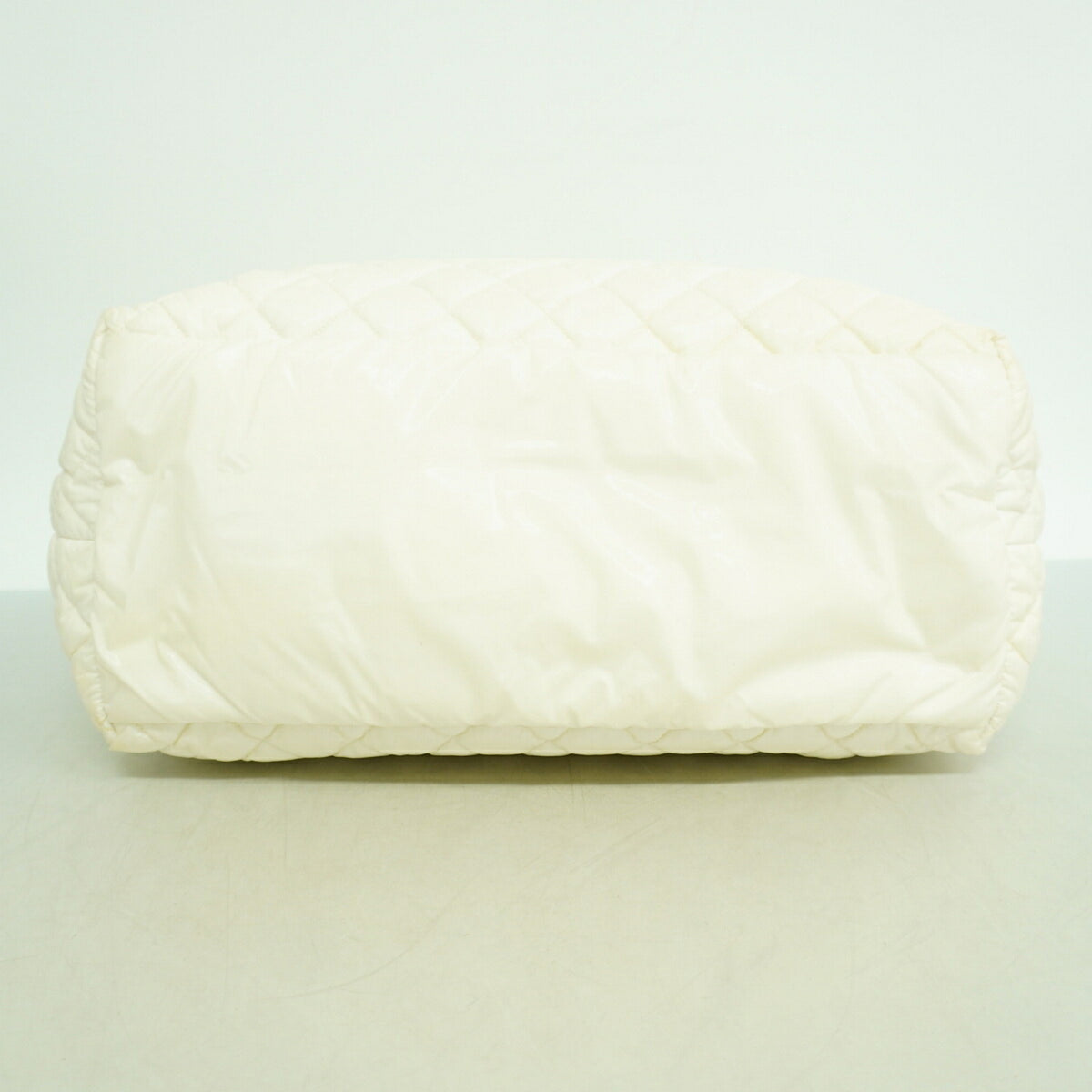Chanel White Nylon Tote Bag (Pre-Owned)