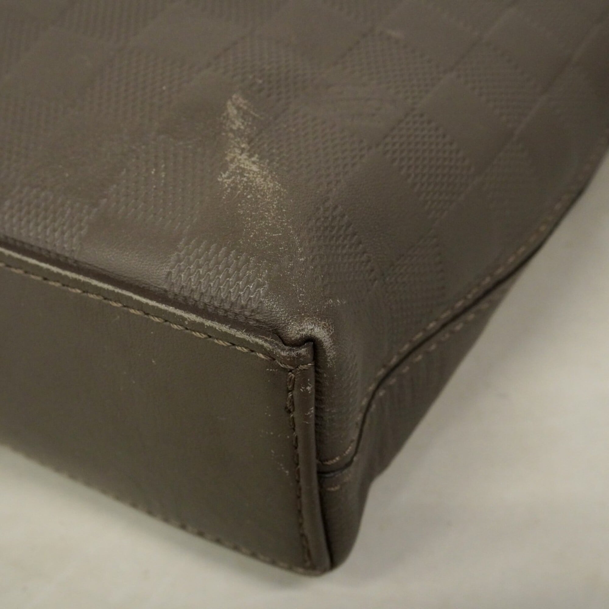 Louis Vuitton Khaki Briefcase (Pre-Owned)