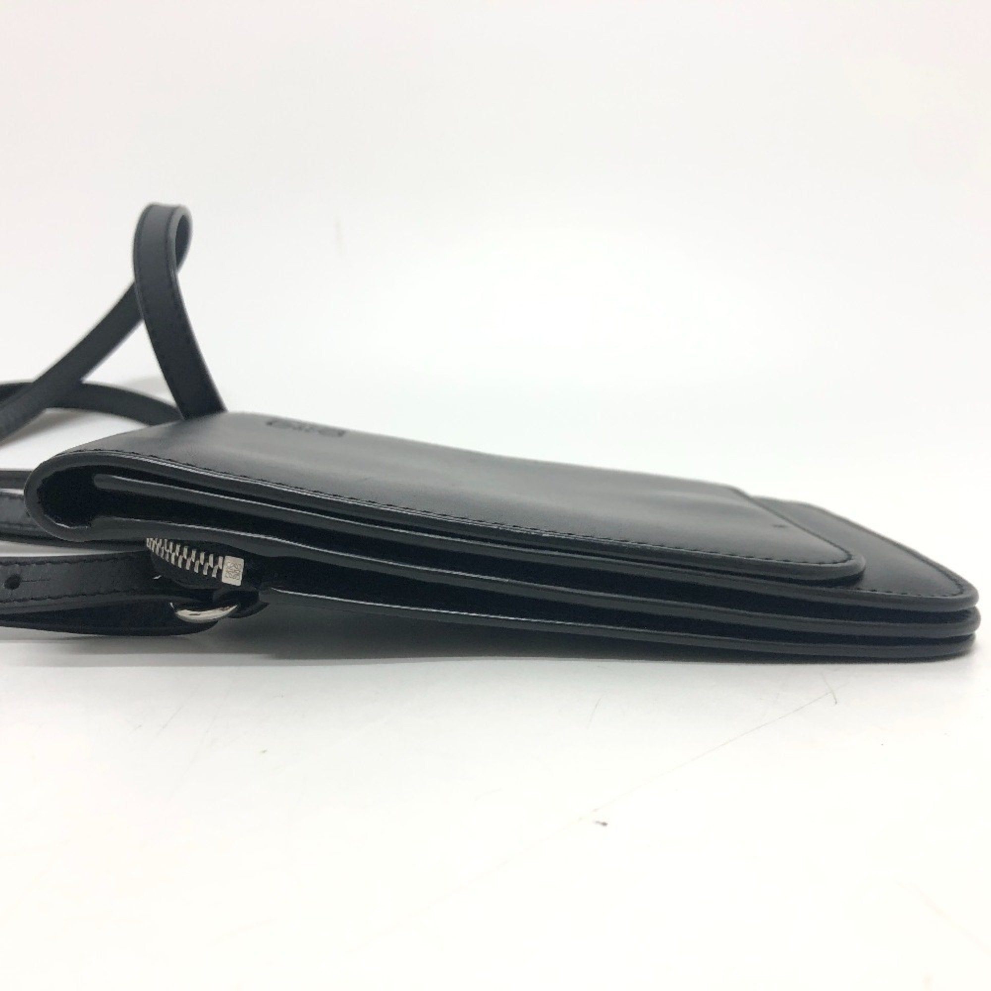 Loewe Black Leather Pochette Shoulder Bag (Pre-Owned)