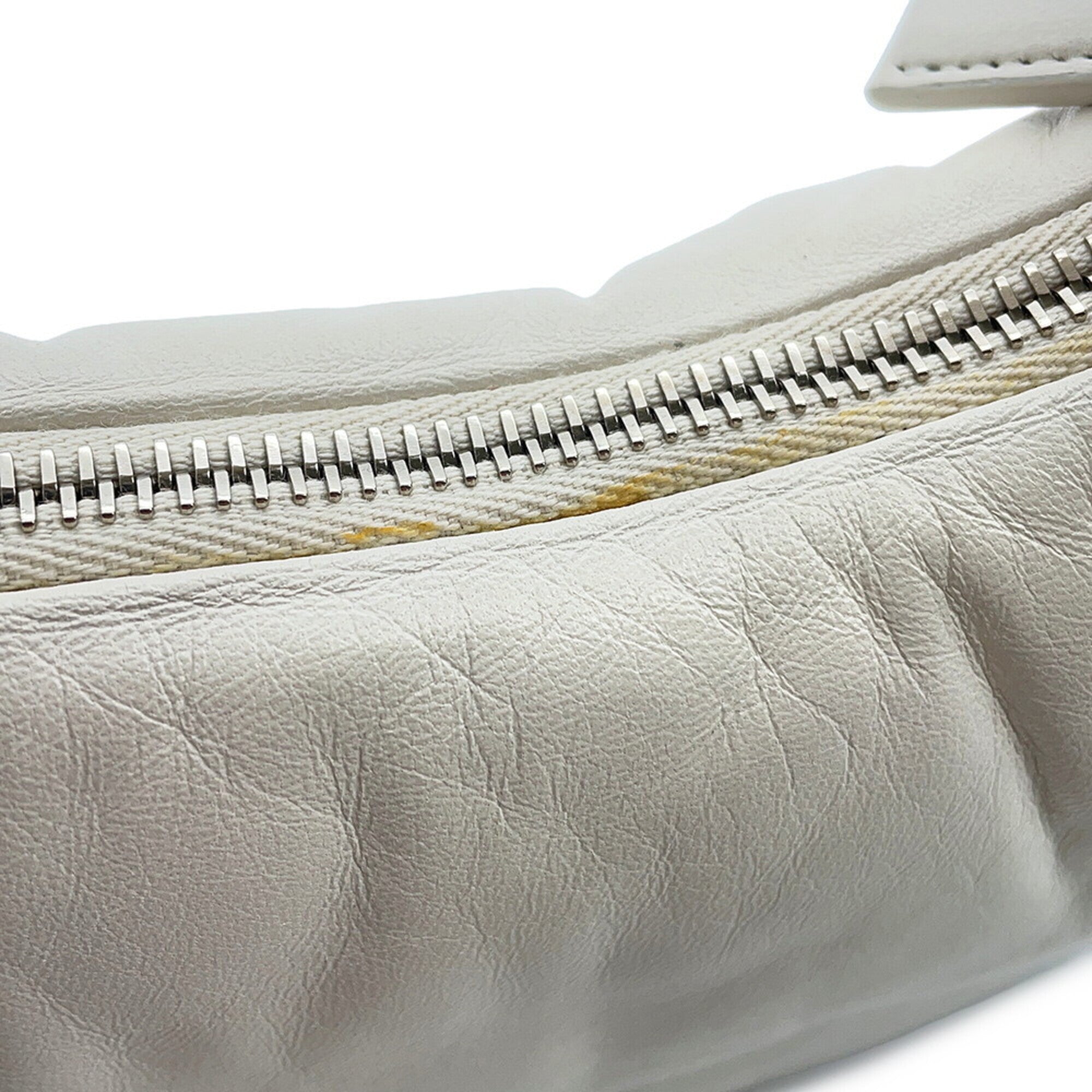 Prada White Leather Handbag Shoulder Bag (Pre-Owned)