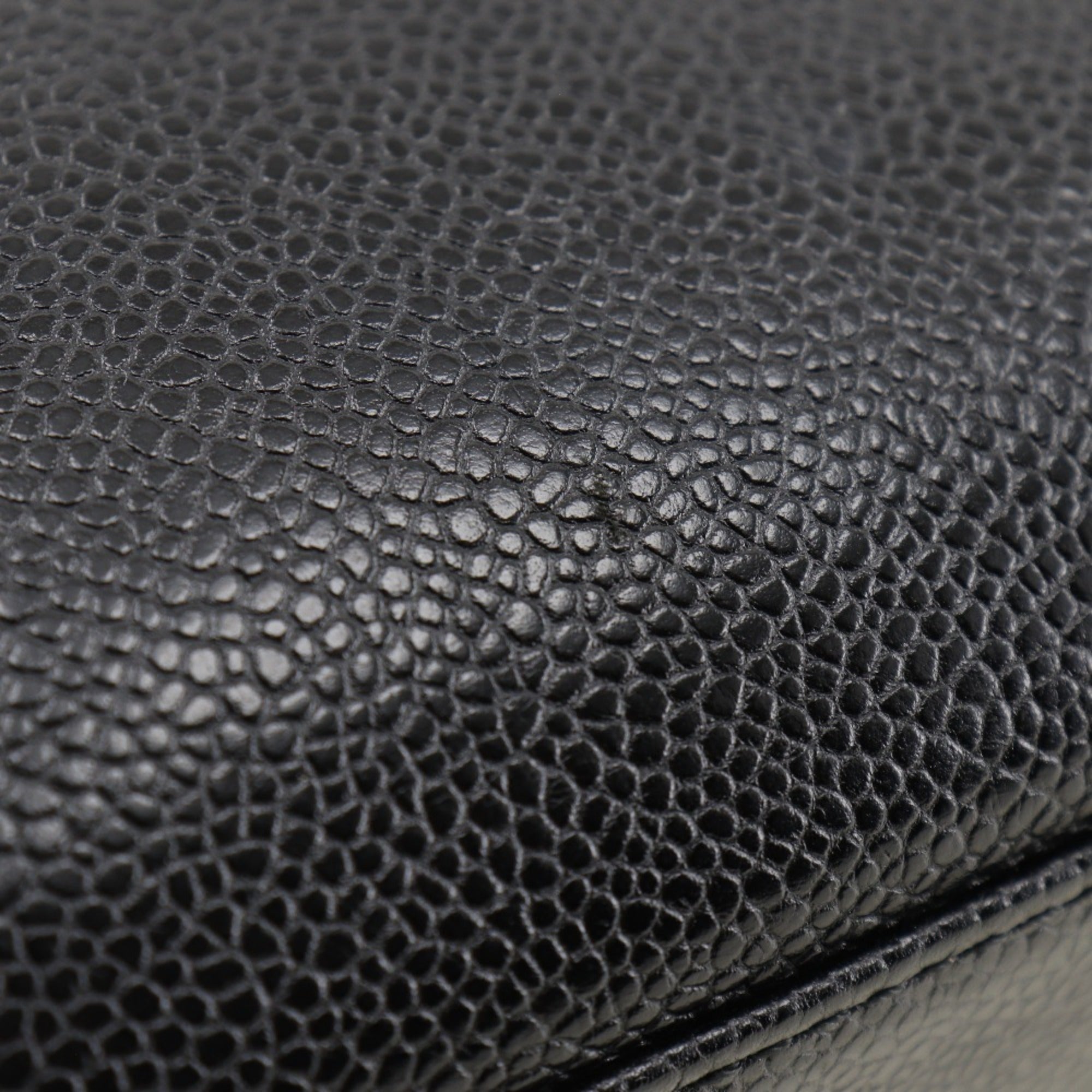 Chanel Black Caviar Leather Handbag (Pre-Owned)