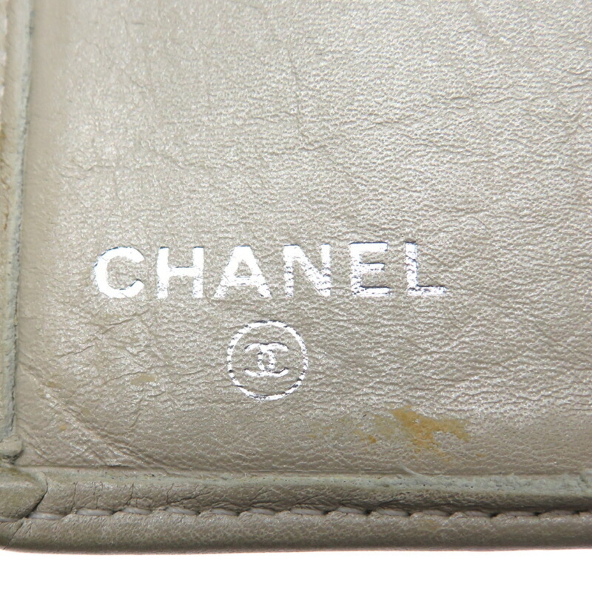 Chanel Gray Leather Wallet (Bi-Fold) (Pre-Owned)
