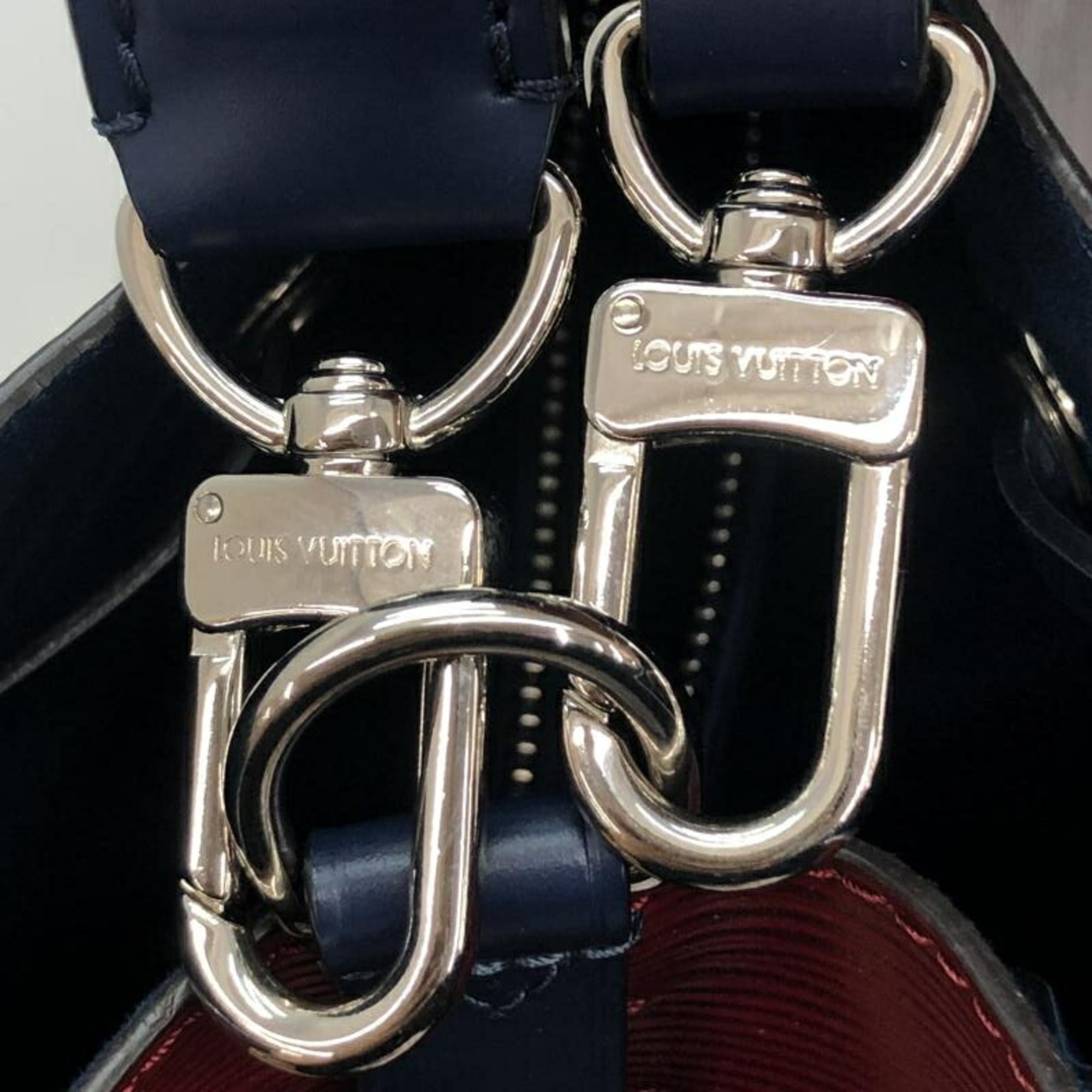 Louis Vuitton Epi Cherry Epi Leather Handbag (Pre-Owned)