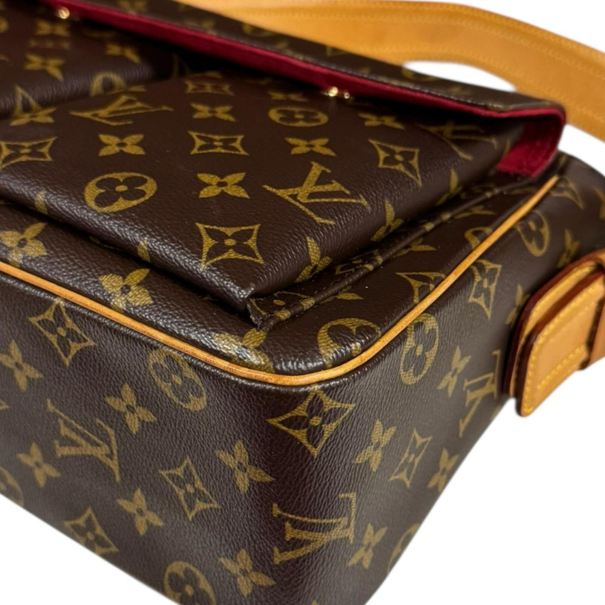 Louis Vuitton Brown Monogram Shoulder Bag (Pre-Owned)