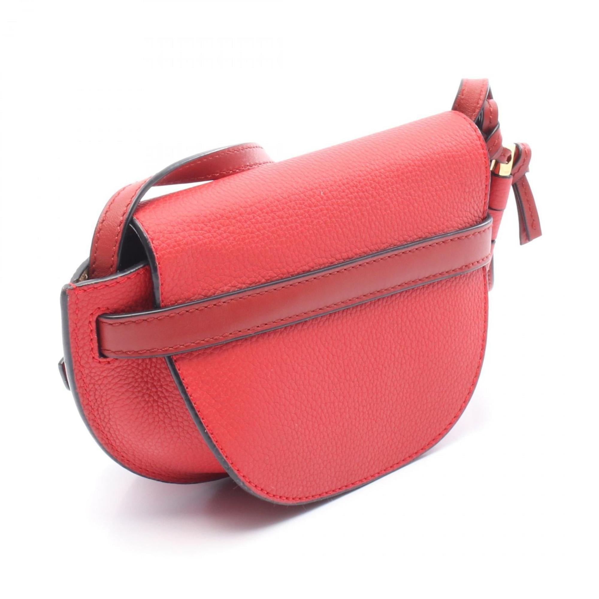 Loewe Red Color Leather Shoulder Bag (Pre-Owned)