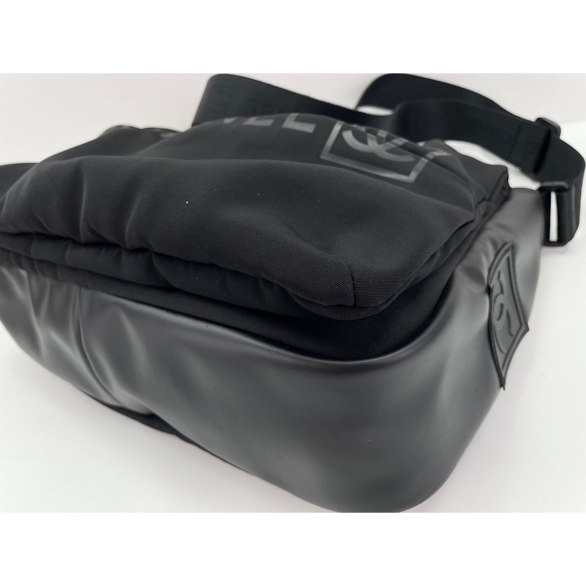 Chanel Sport Black Shoulder Bag (Pre-Owned)