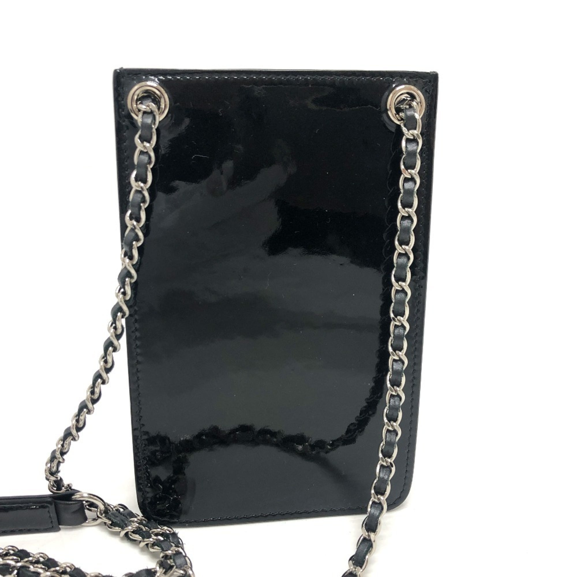 Chanel Black Pouch Shoulder Bag (Pre-Owned)