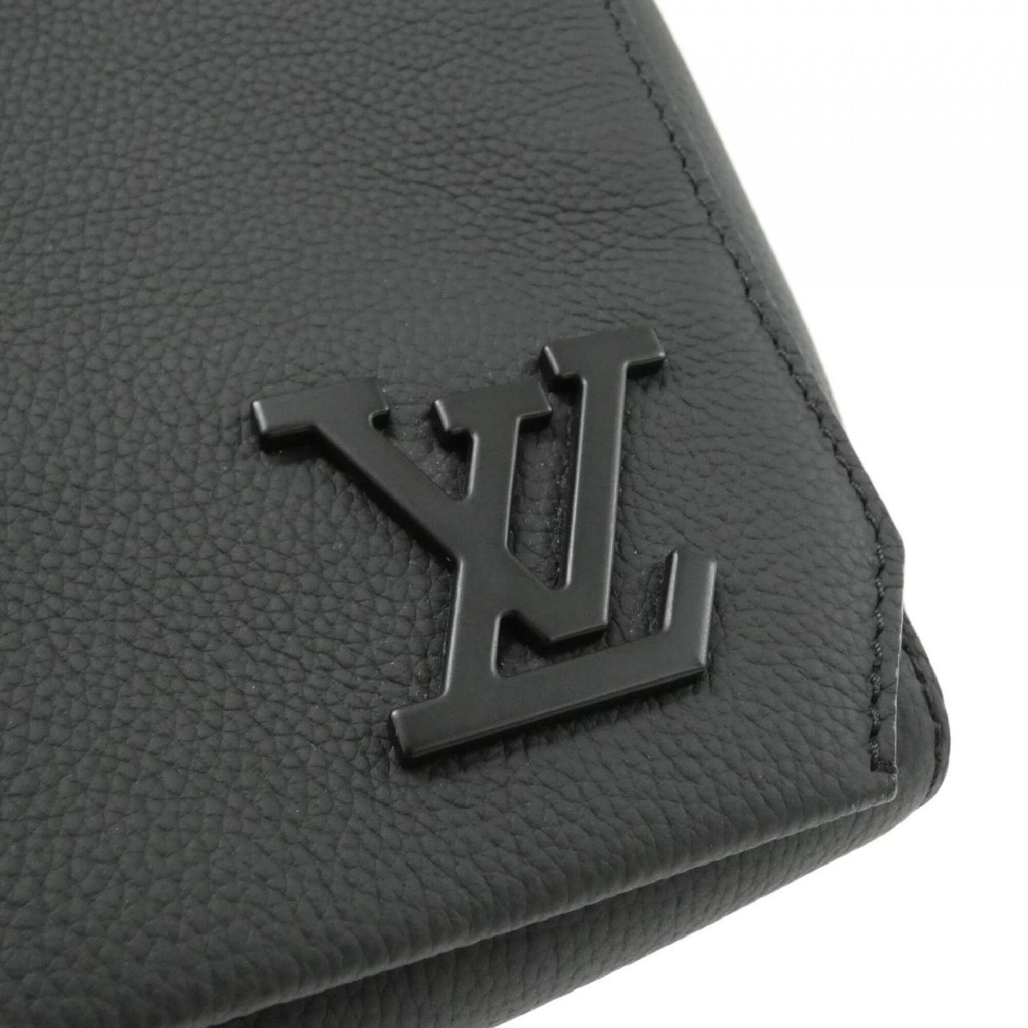 Louis Vuitton Black Leather Shoulder Bag (Pre-Owned)