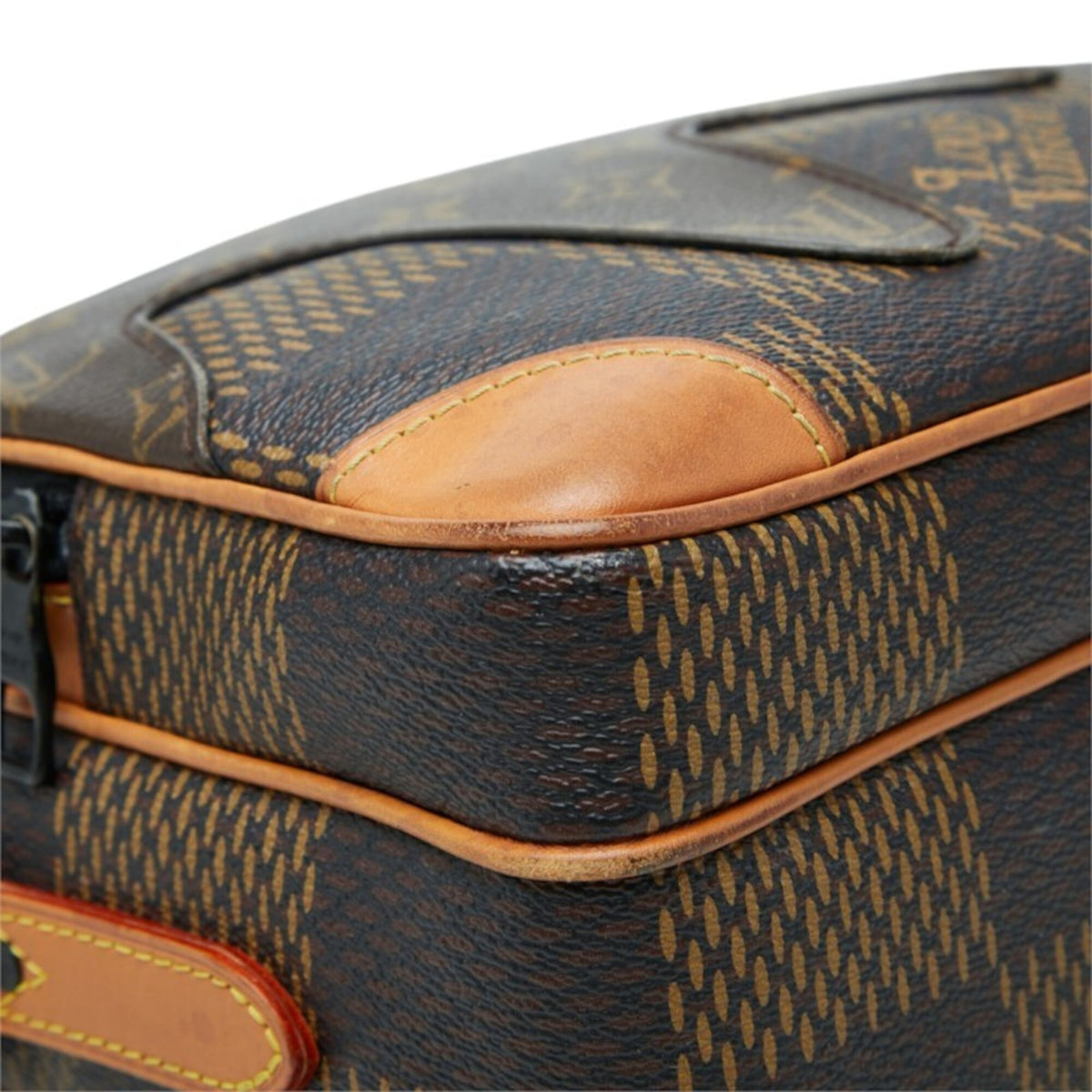 Louis Vuitton Brown Pvc Leather Messenger Bag Shoulder Bag (Pre-Owned)